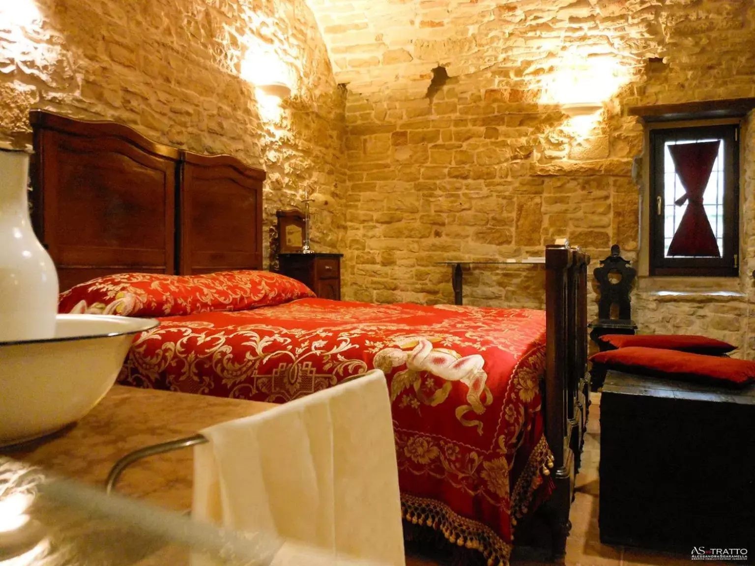 Dining area in Palazzo Antica Via Appia