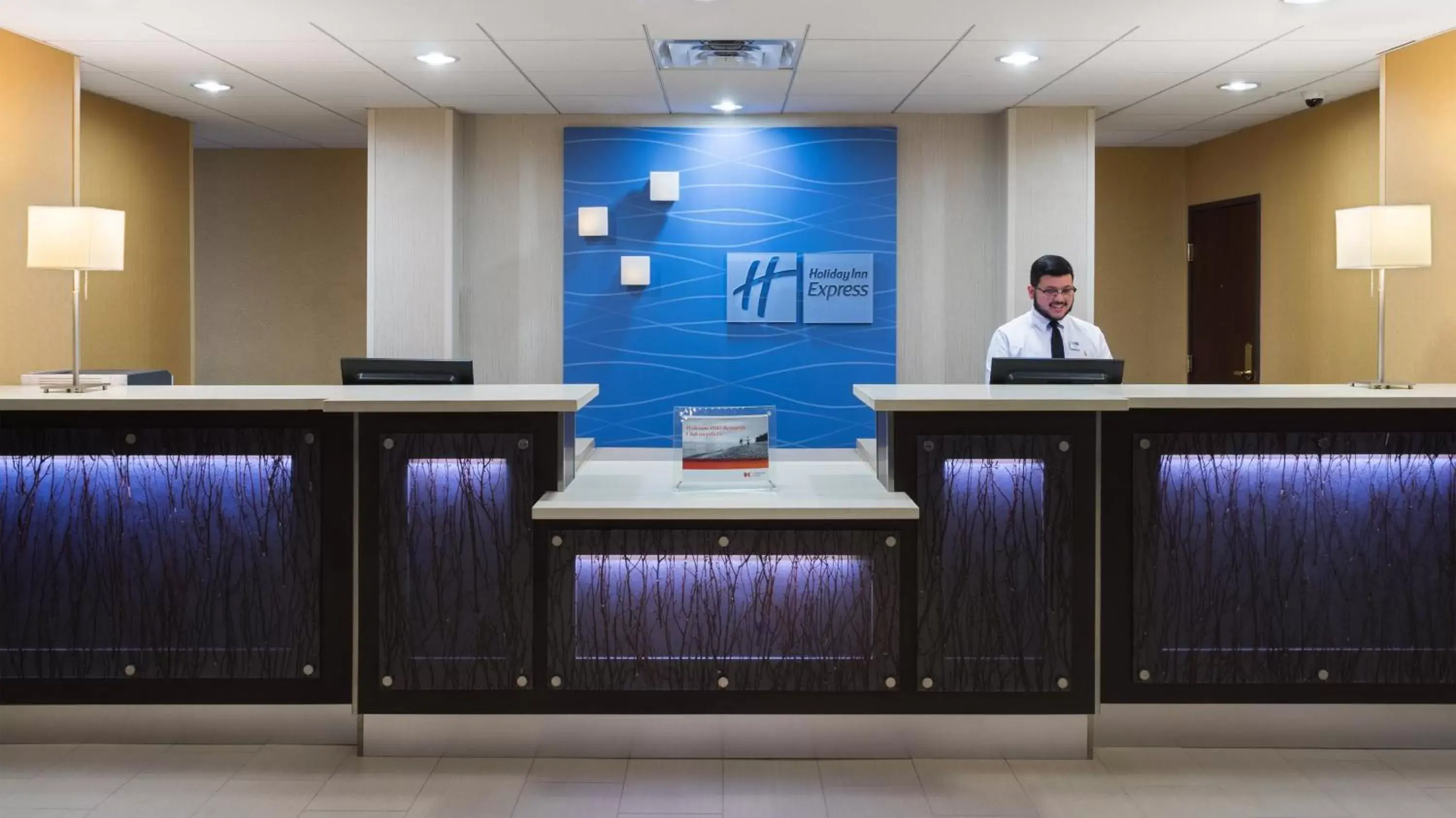 Property building, Lobby/Reception in Holiday Inn Express & Suites Midland Loop 250, an IHG Hotel