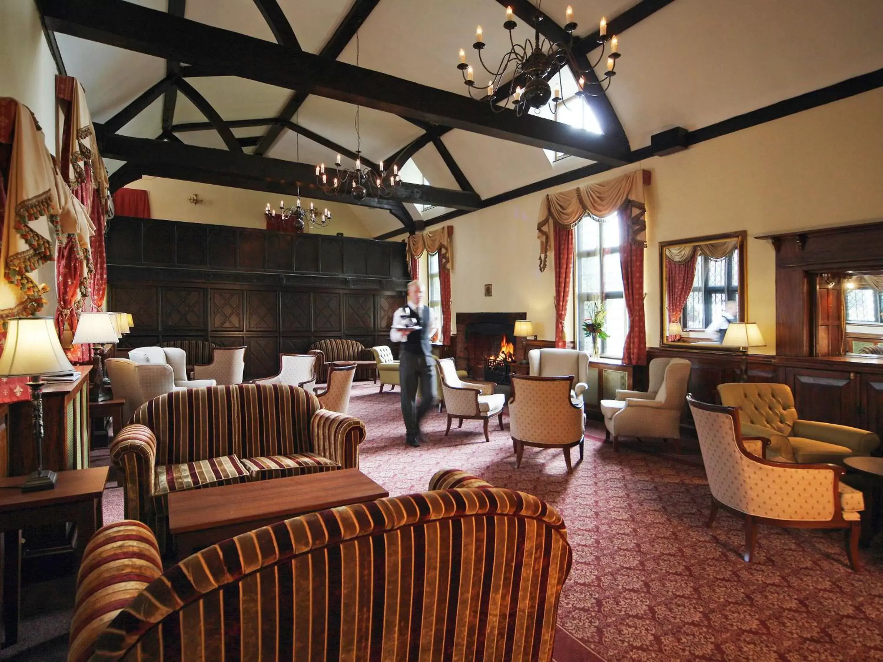 Lounge or bar in Mercure Letchworth Hall Hotel