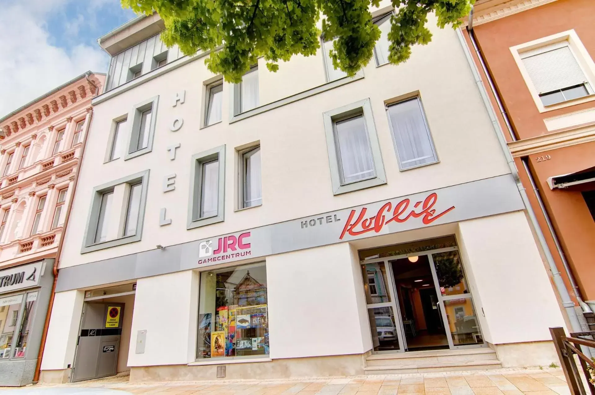 Facade/entrance, Property Building in Hotel Koflík