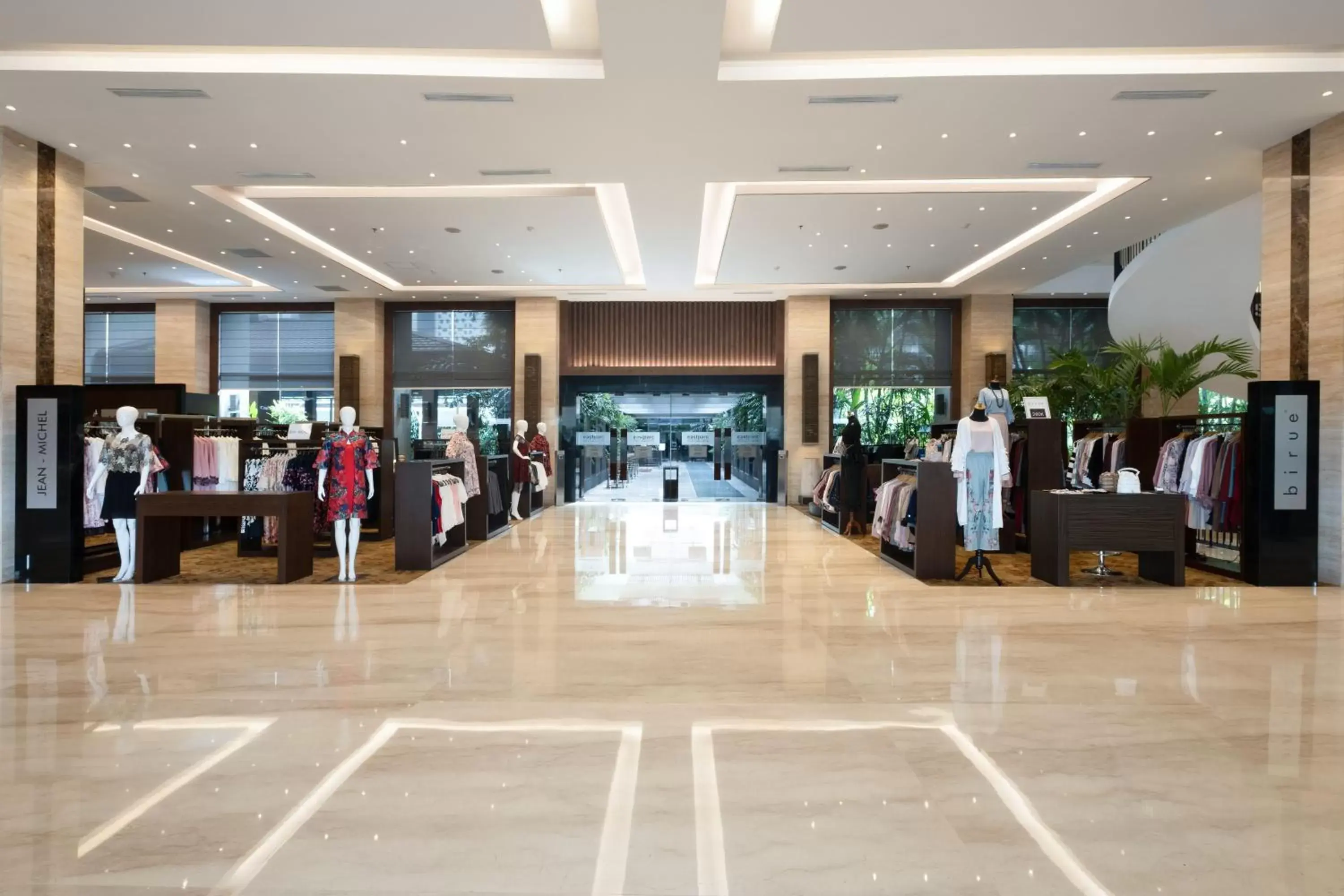 Lobby or reception in Eastparc Hotel Yogyakarta
