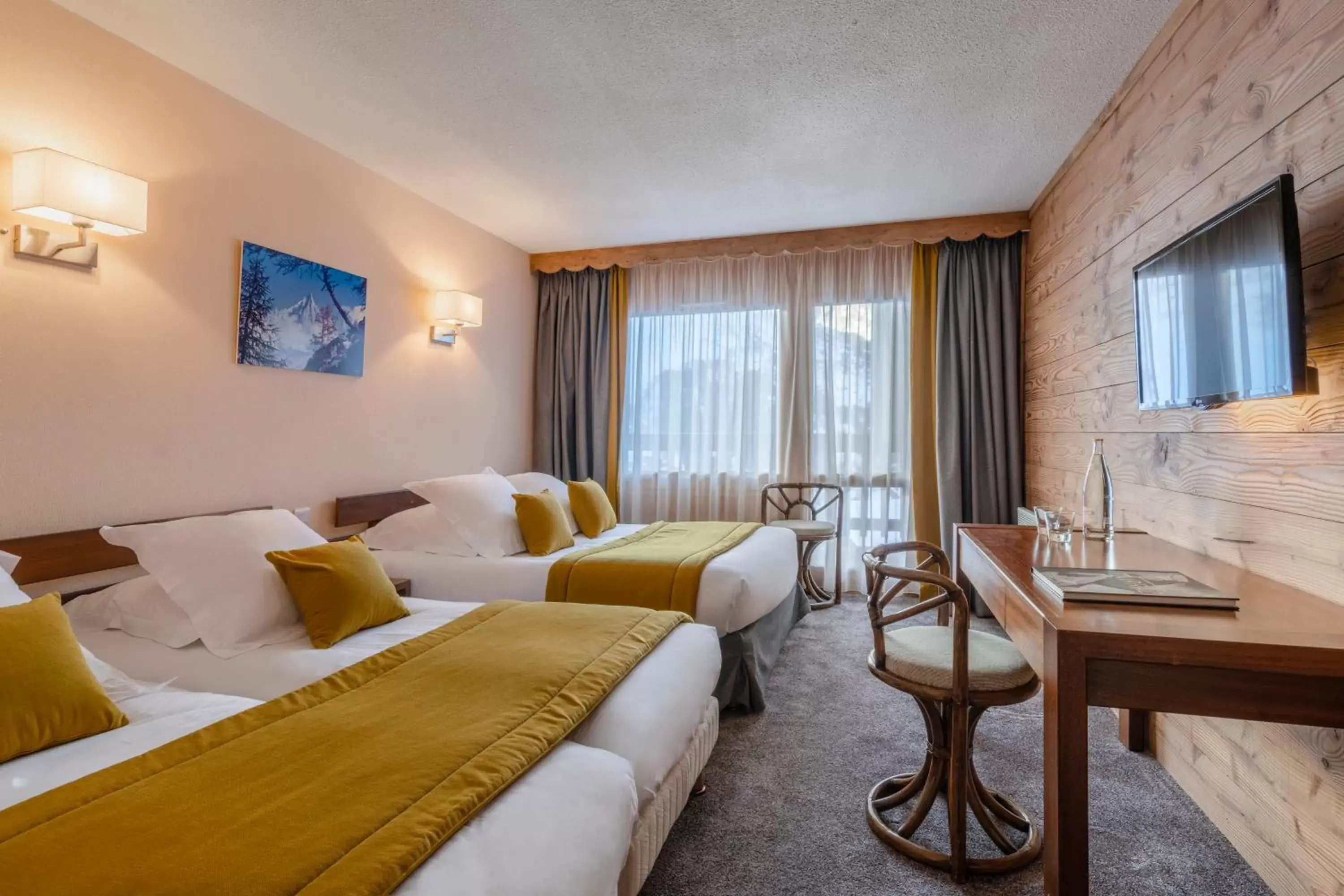 Photo of the whole room, Seating Area in Hotel Les Arolles