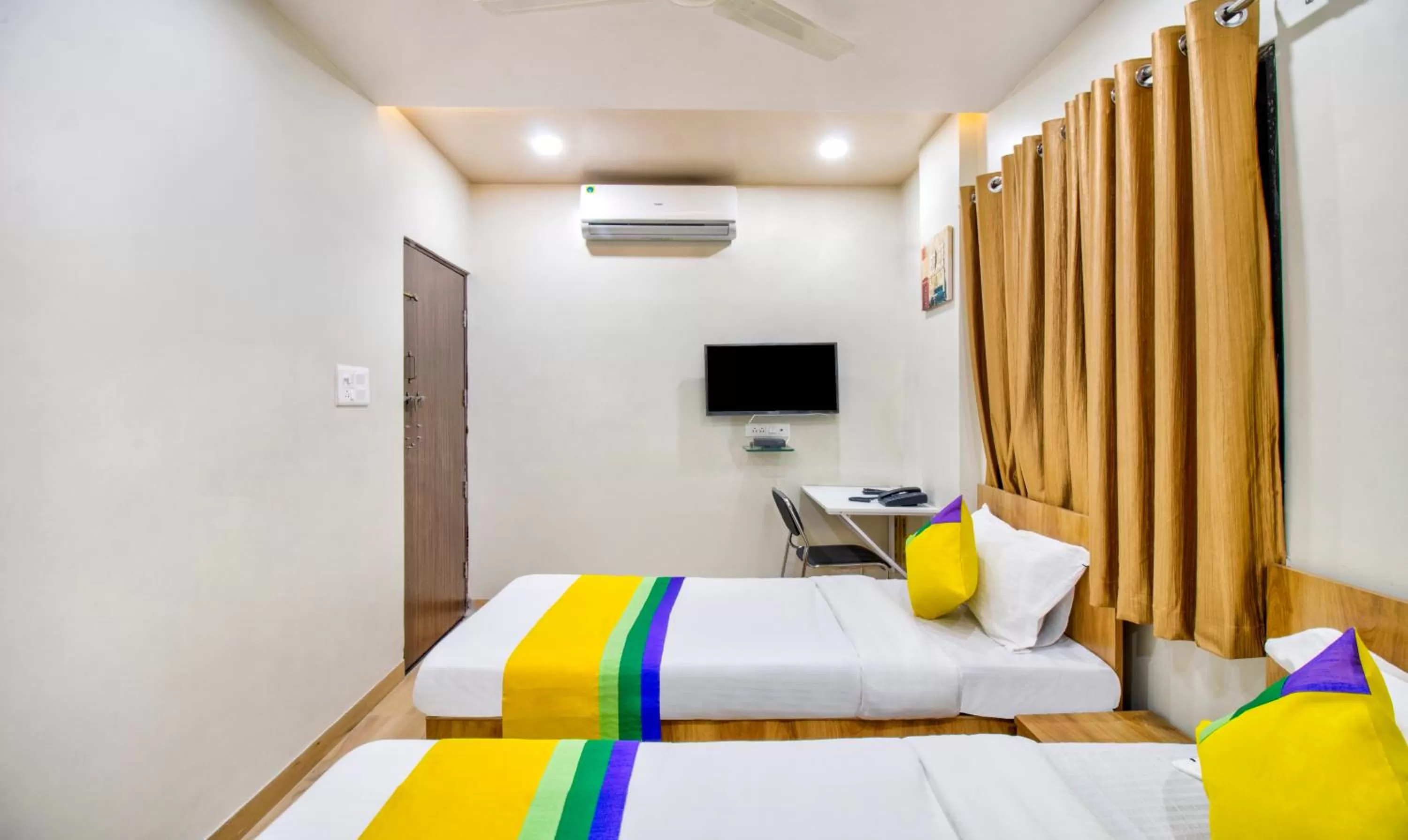 Bedroom, Bed in Itsy Hotels Shri Guru Service Apartment
