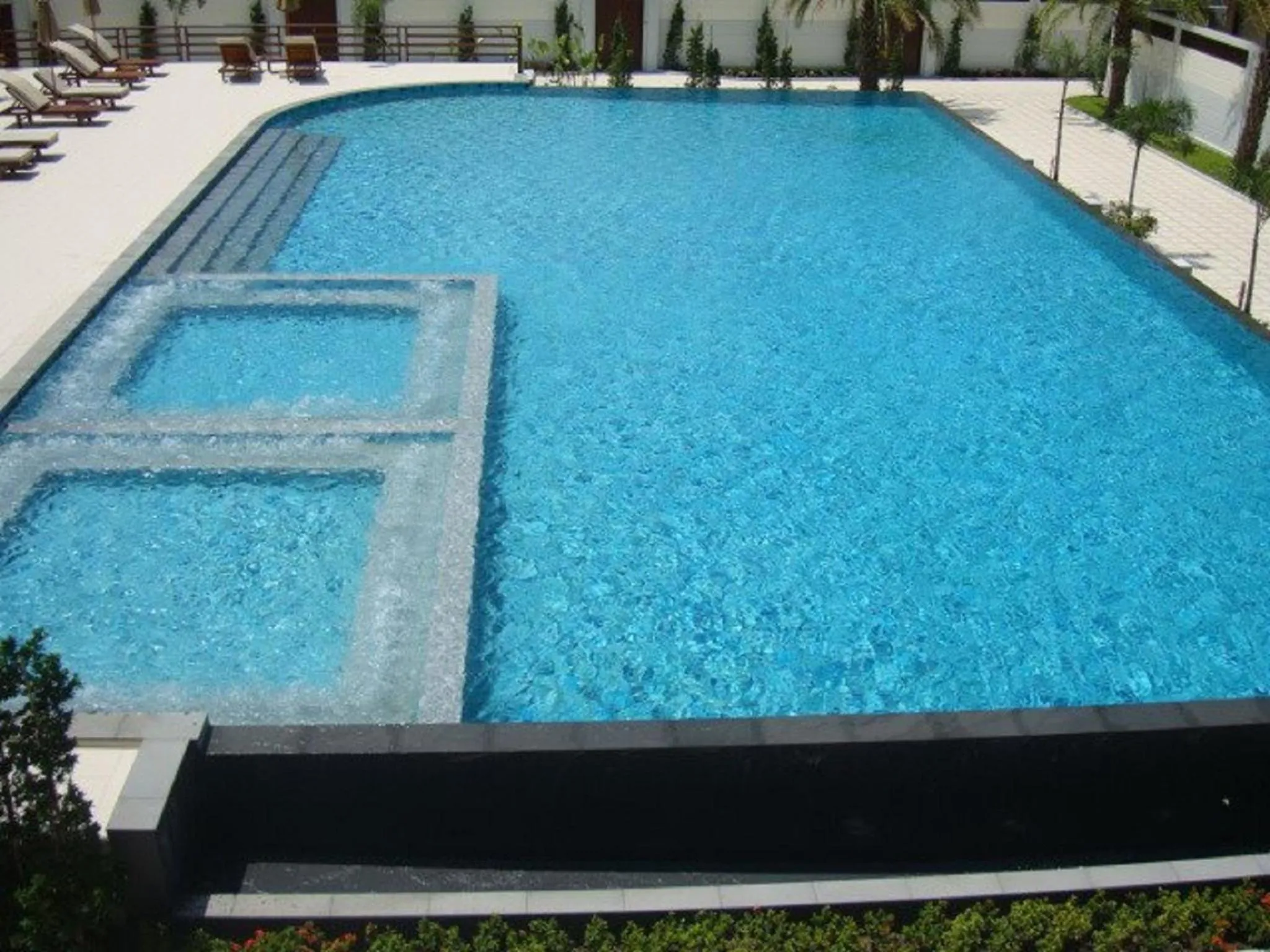 Swimming pool in Samui Boat Lagoon