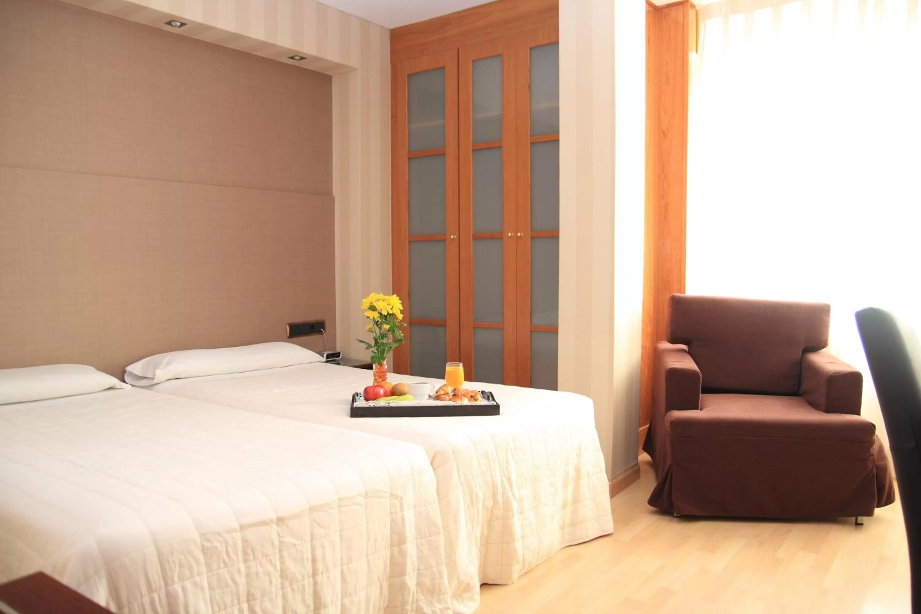 Bed in Hotel Villa de Barajas