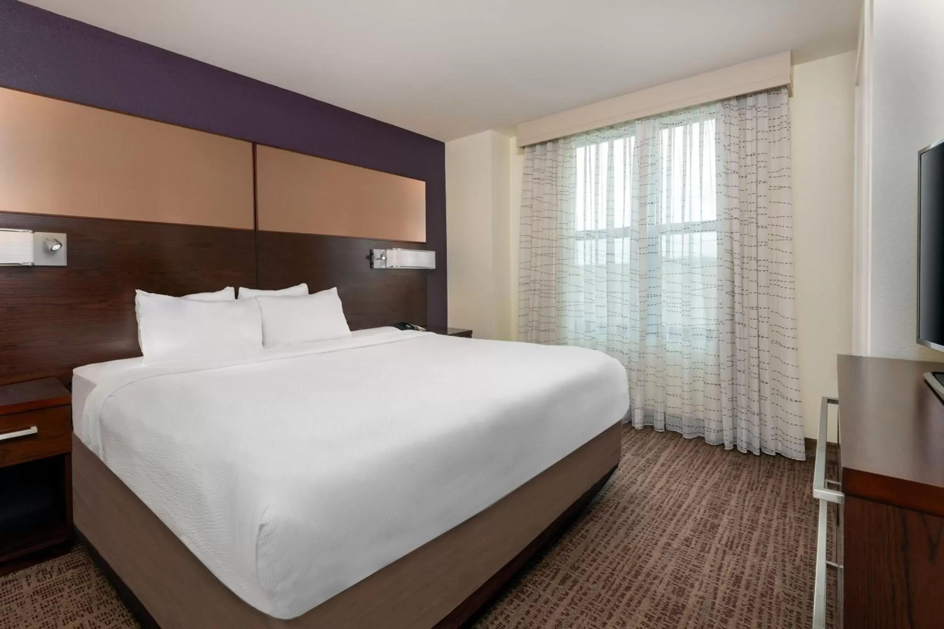 Photo of the whole room, Bed in Residence Inn by Marriott Charlottesville Downtown