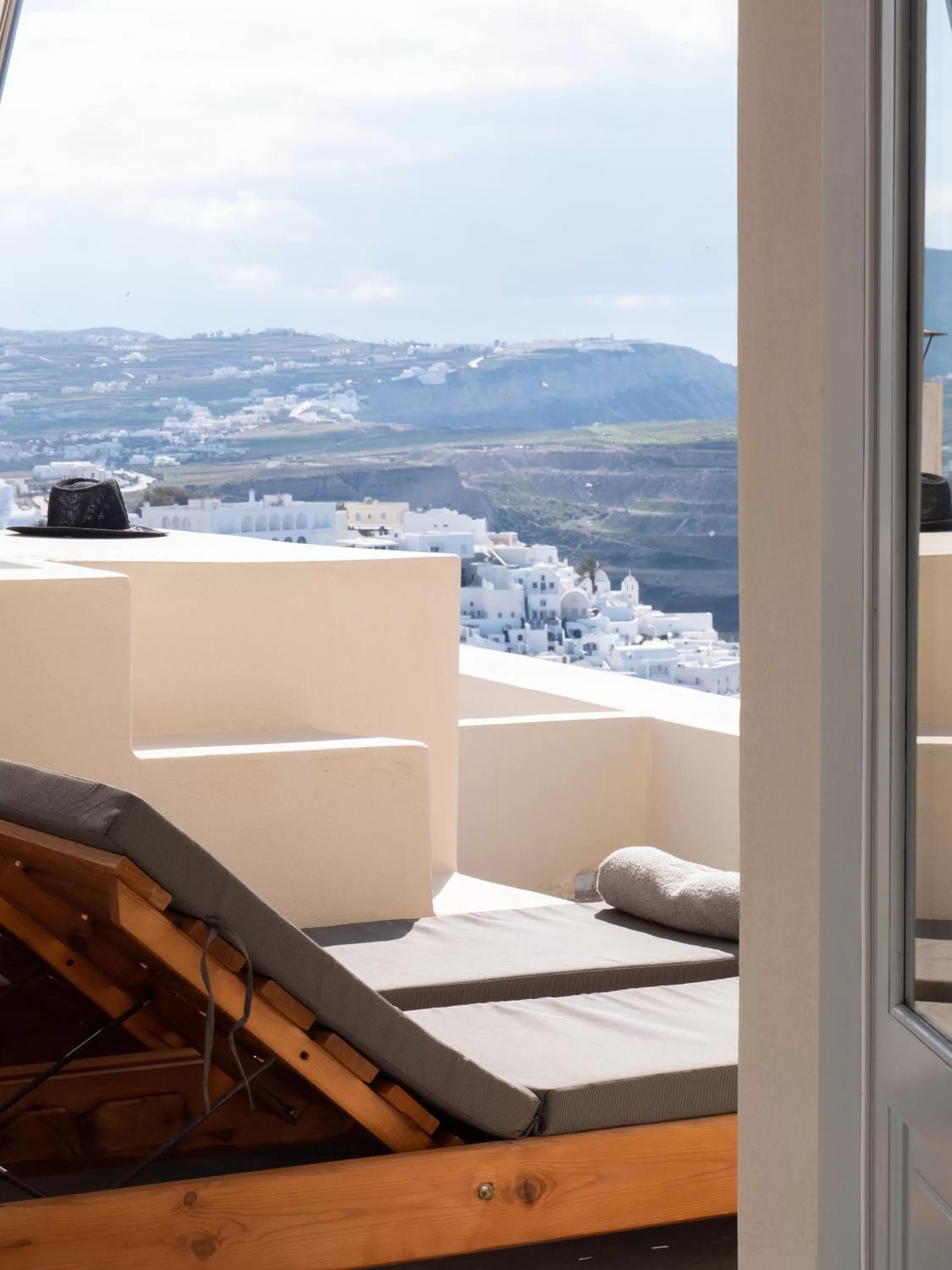 Caldera Cliff Illusion