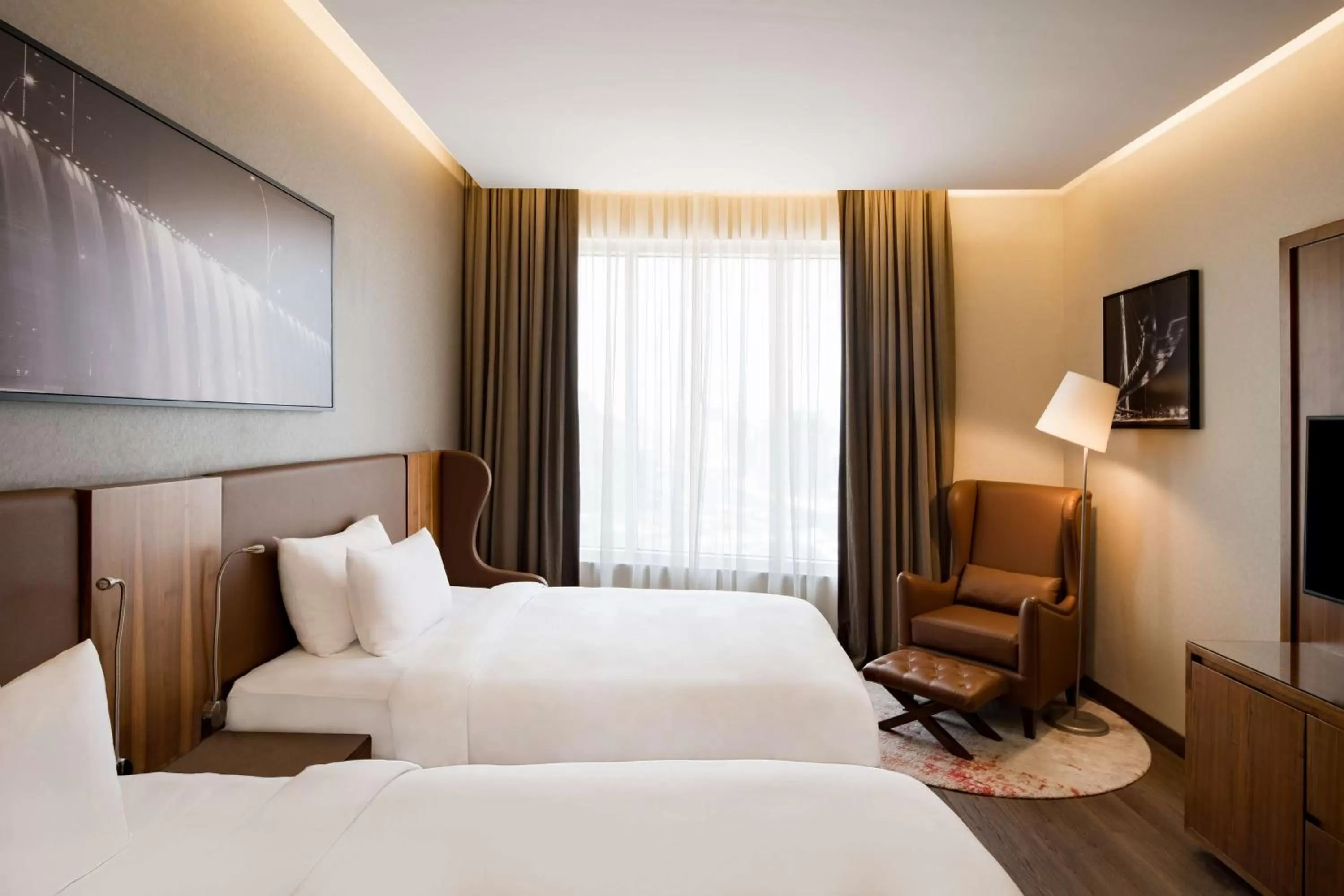 Coffee/tea facilities, Bed in Radisson Blu Hotel, Dubai Canal View