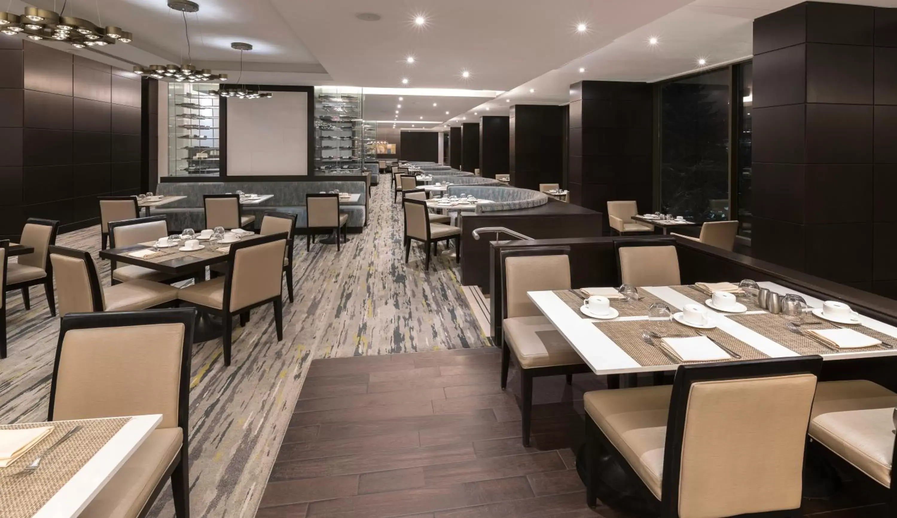 Restaurant/places to eat in Pan Pacific Toronto Restaurant/places to eat in Pan Pacific Toronto