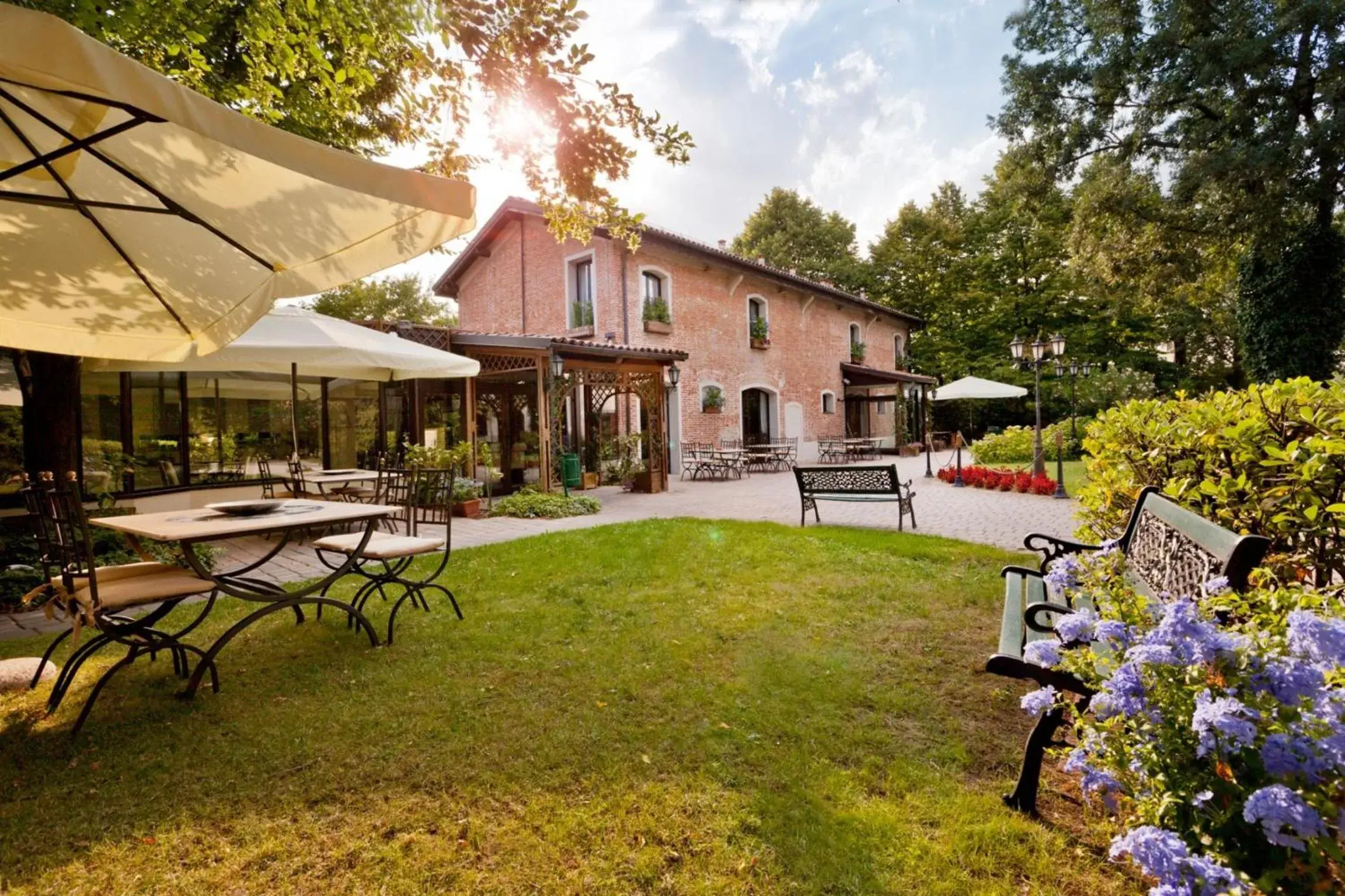 Facade/entrance, Property Building in Savoia Hotel Country House Bologna