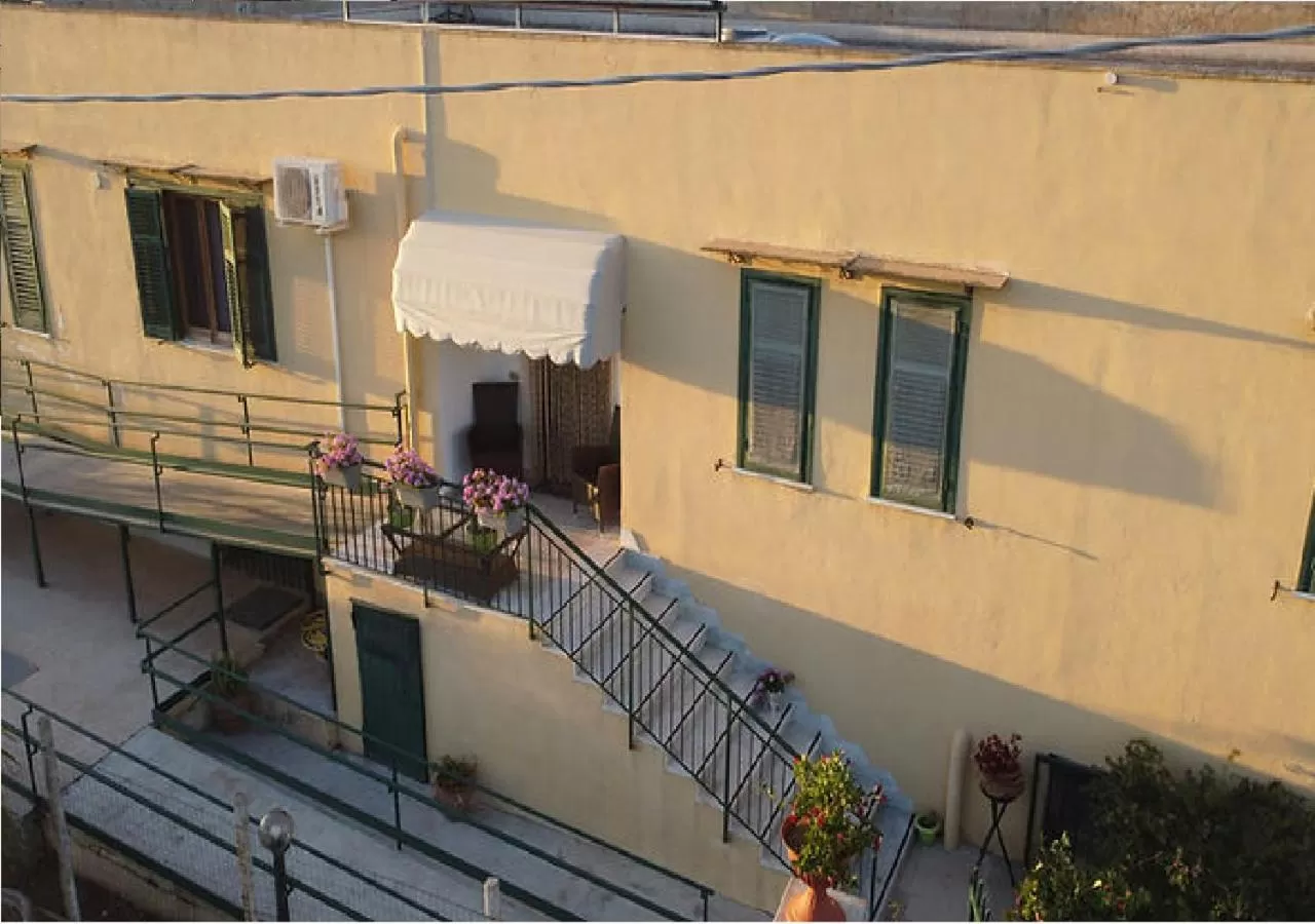 Property building in VILLA MARTA a due passi dalla clinica ortopedica Rizzoli e da Villa Santa Teresa