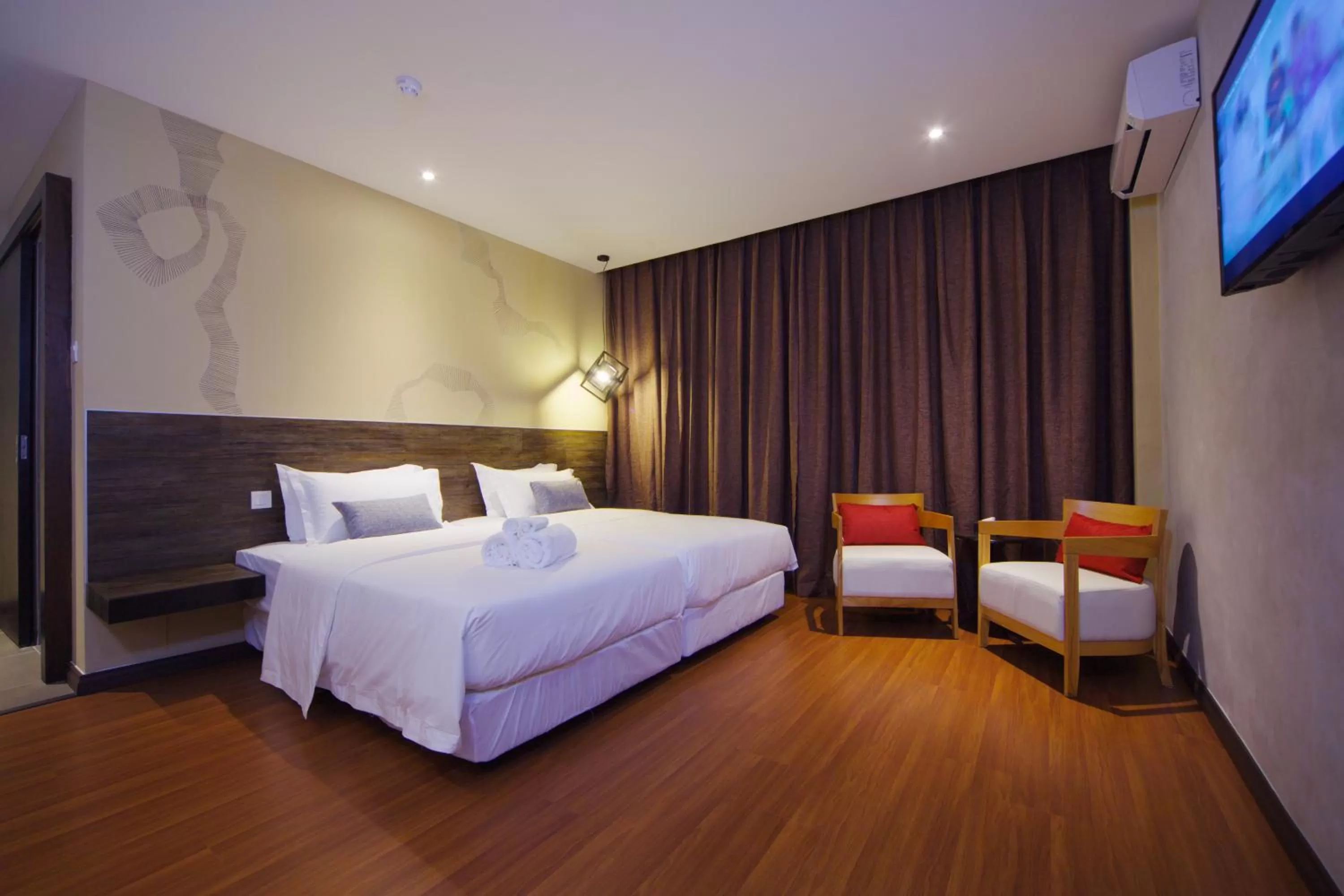 Photo of the whole room, Bed in Rooms