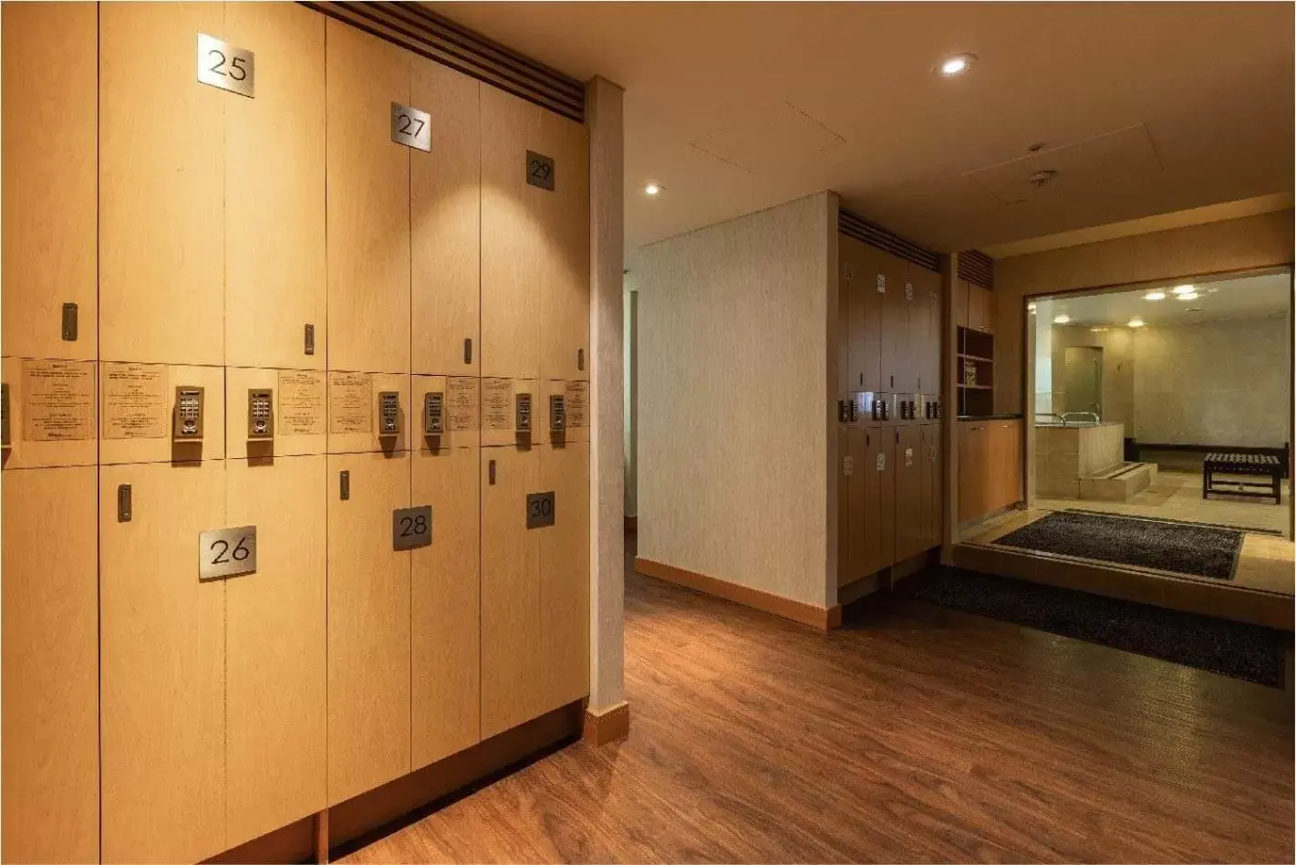 Sauna, Bed in Hotel Metropolitan Premier Taipei Sauna, Bed in Hotel Metropolitan Premier Taipei