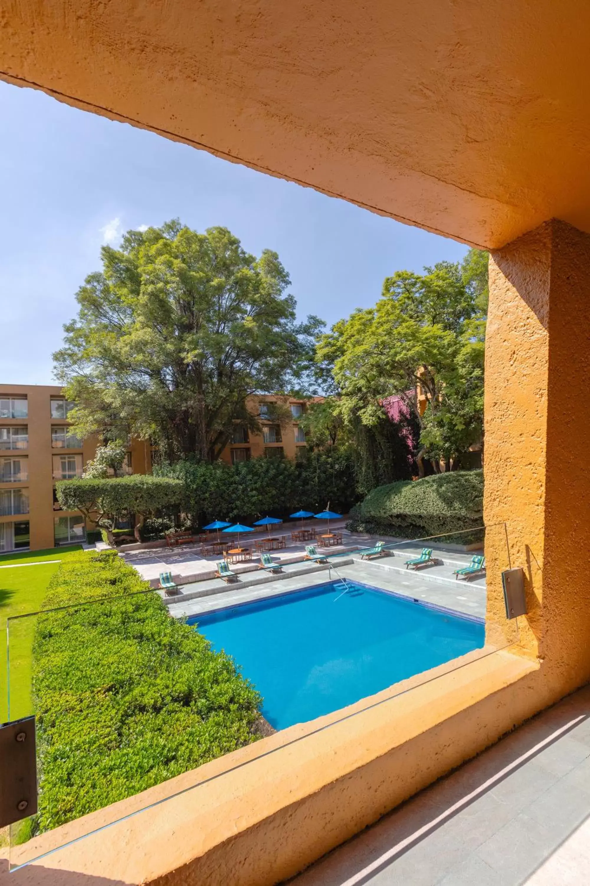 Property building, Swimming Pool in Camino Real Polanco Mexico