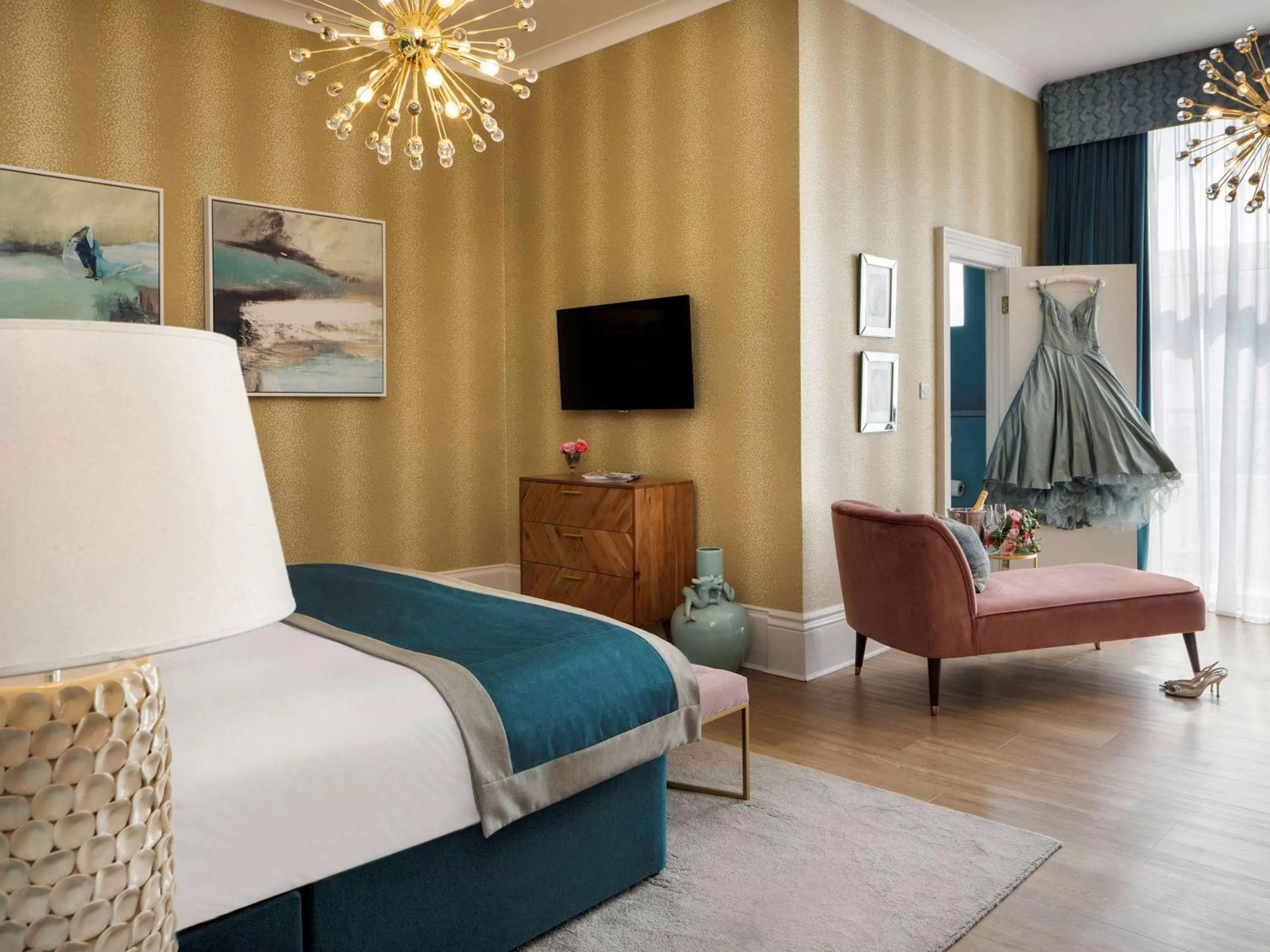 Photo of the whole room, Bed in Queens Hotel & Spa Bournemouth