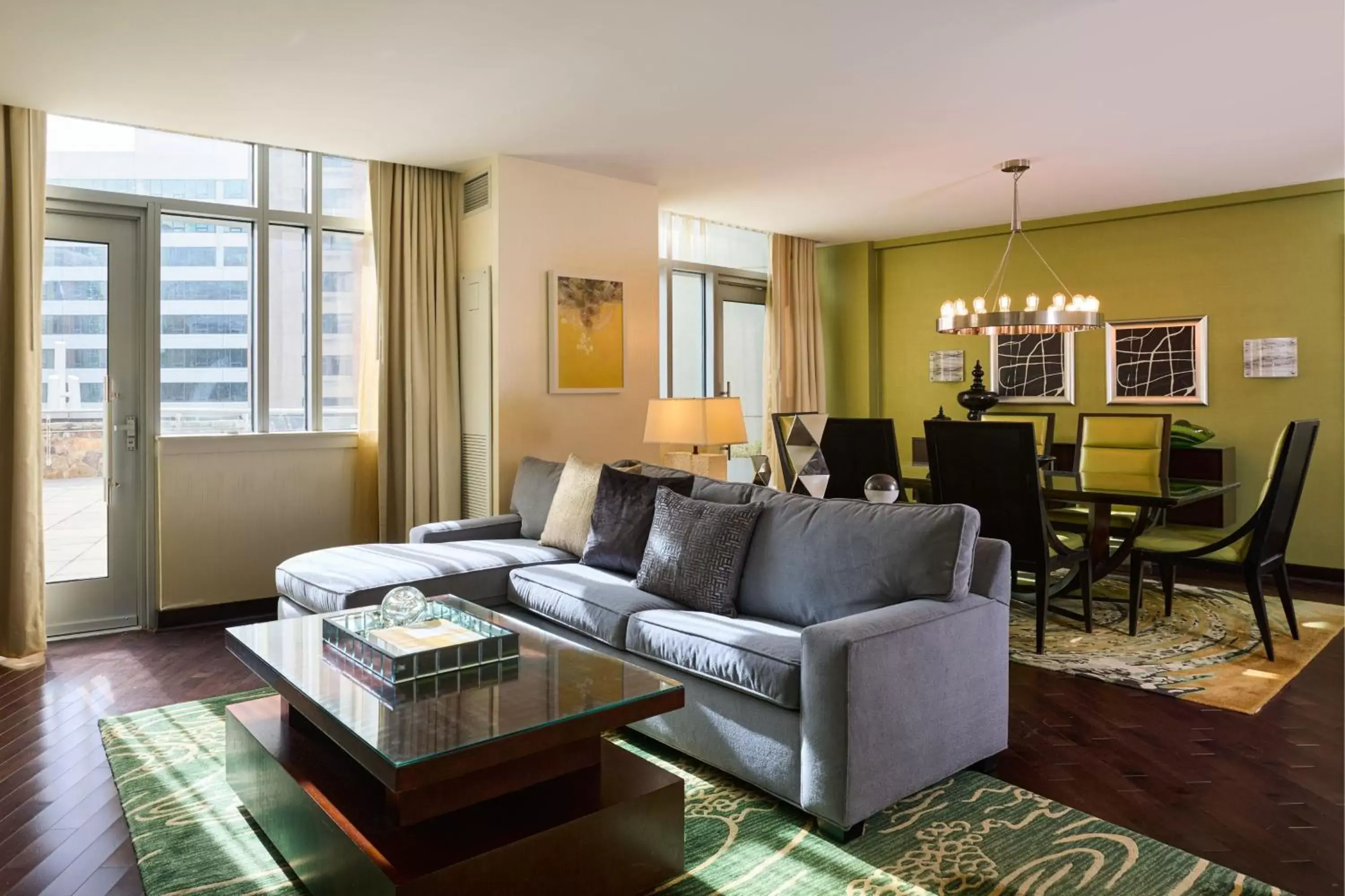 Bedroom, Seating Area in Renaissance Arlington Capital View Hotel