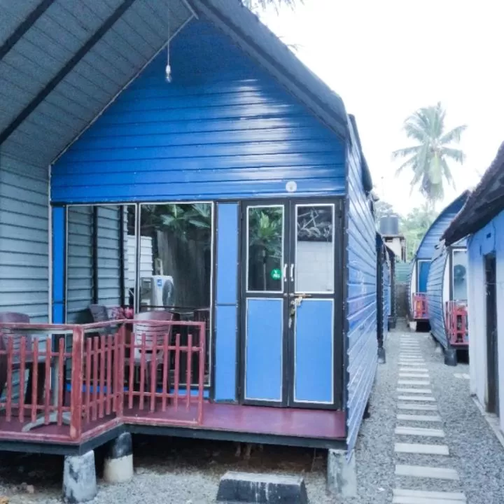 Airport A4 Transit Hub - Eco Chalets