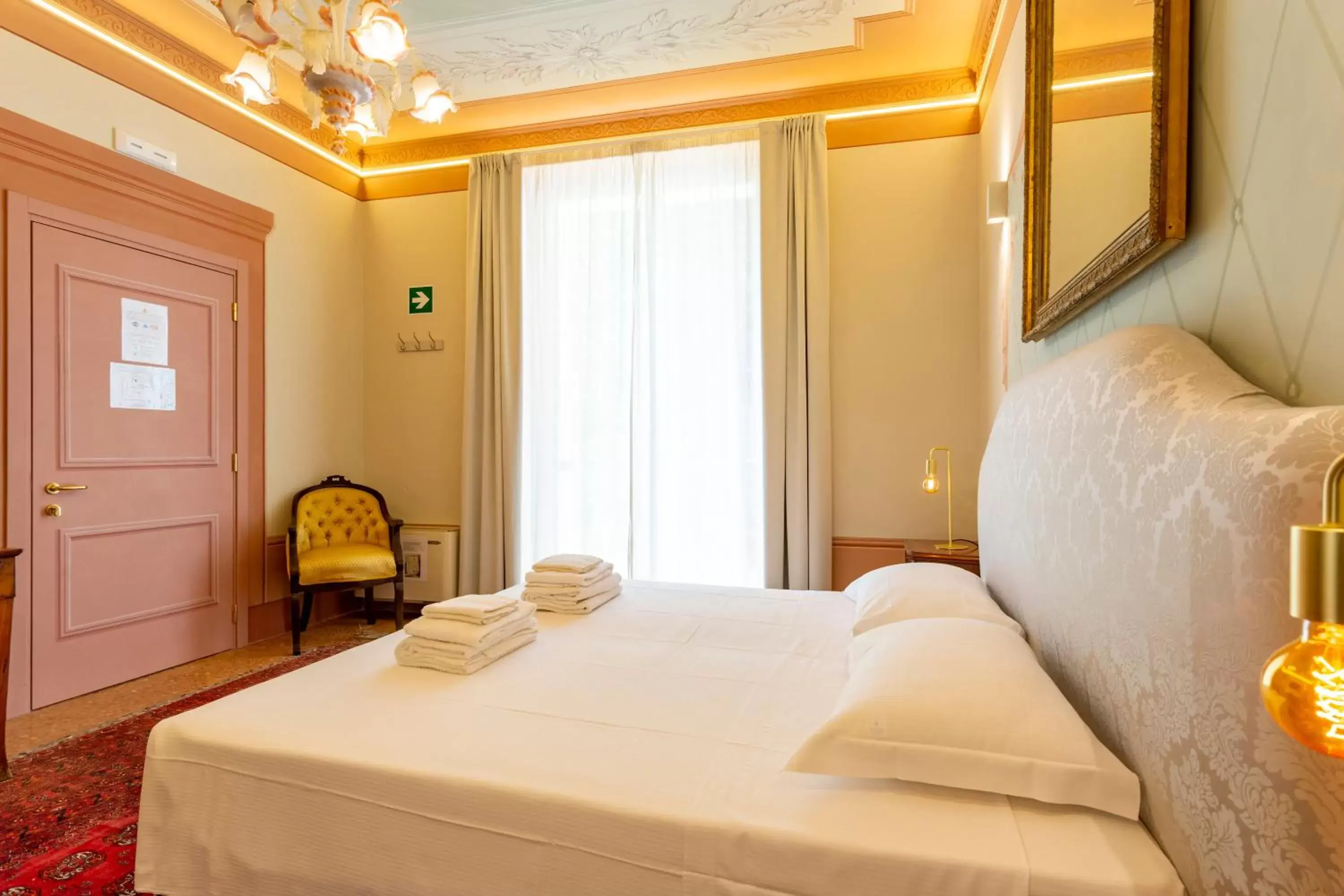 Photo of the whole room, Bed in Villa Tortorelli
