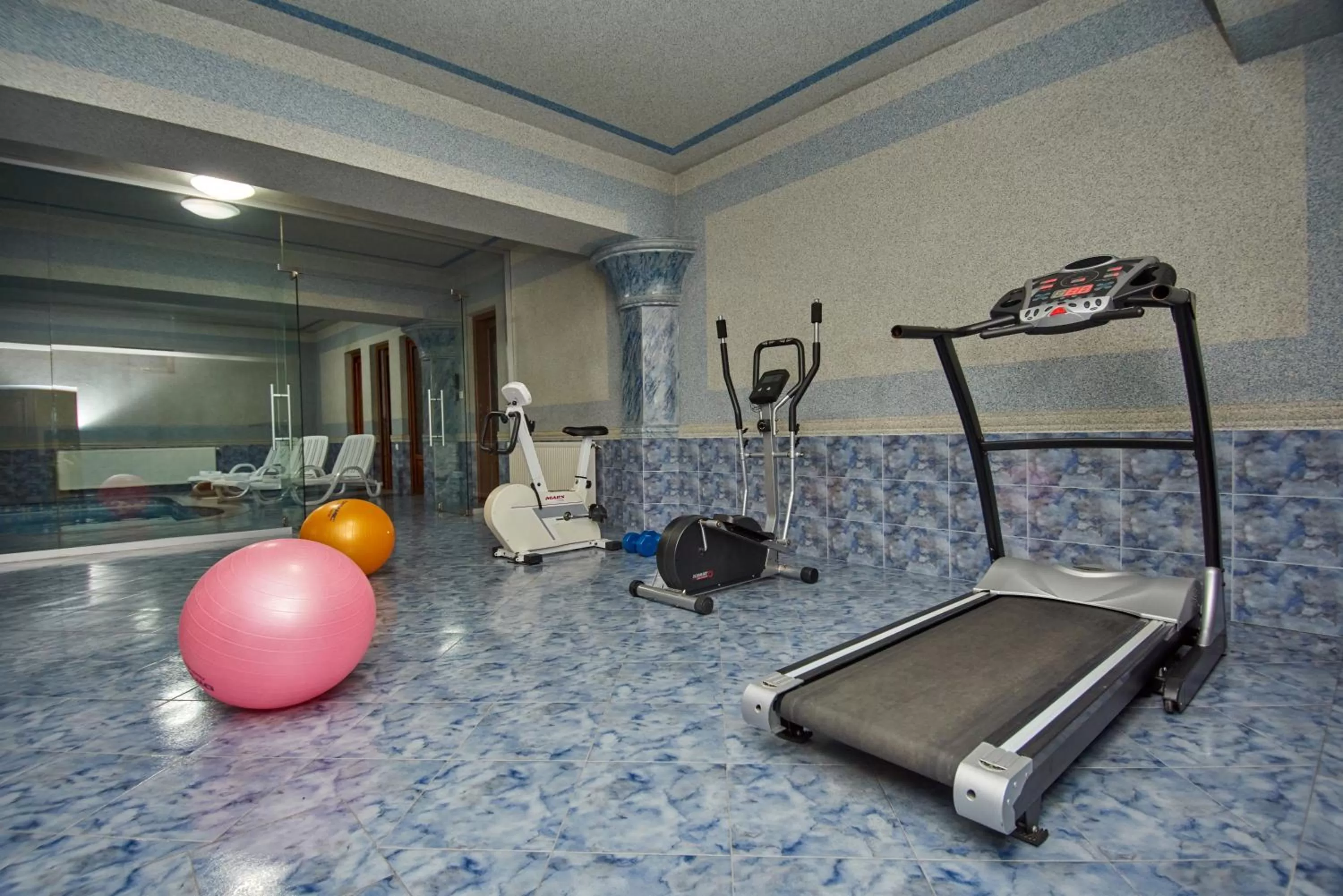 Fitness centre/facilities in S&L Boutique Hotel