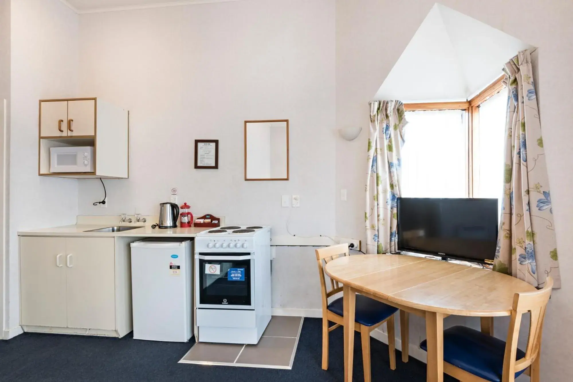 Dining area, Kitchen/Kitchenette in Halswell Lodge