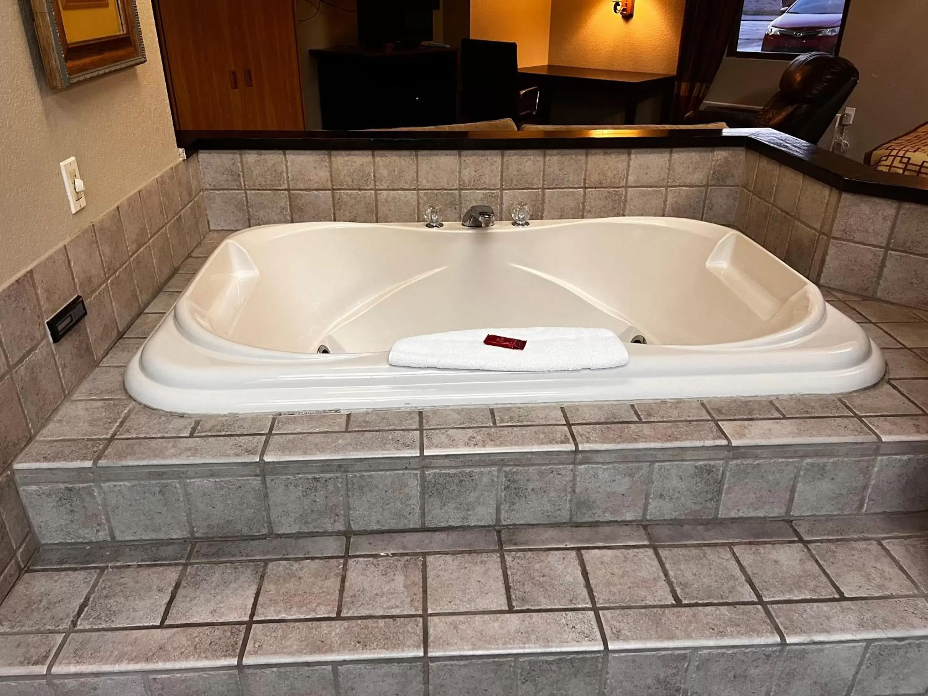 Bath, Bathroom in Apple Tree Inn