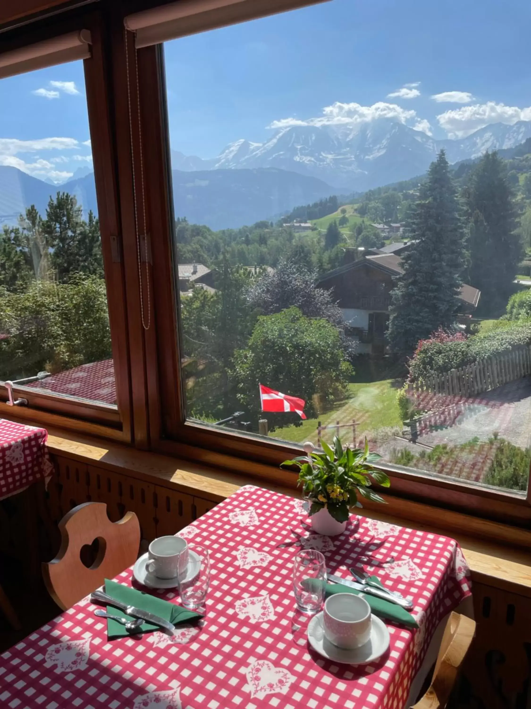 Breakfast, Restaurant/Places to Eat in Hotel Les Granits