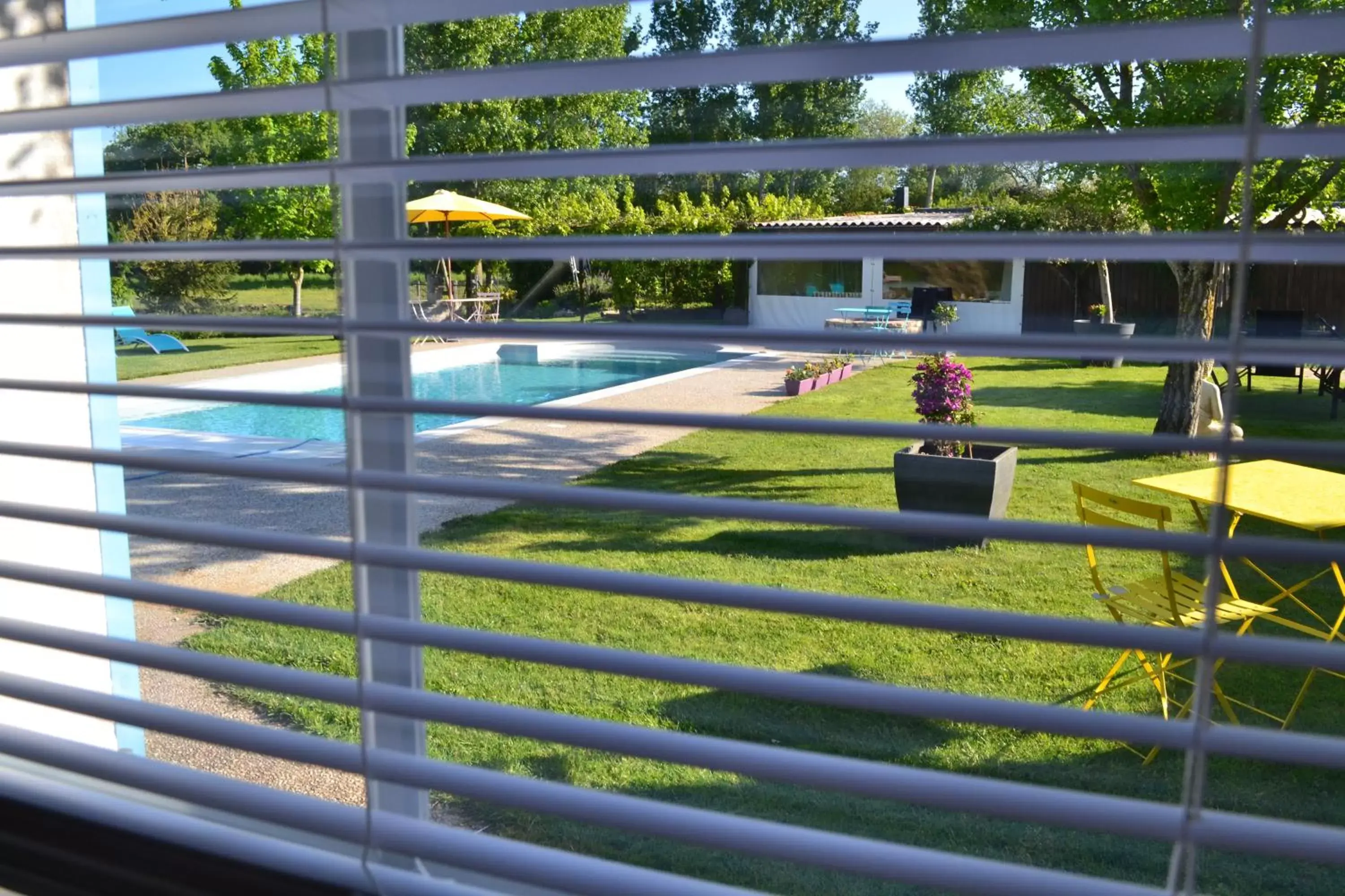 Pool view, Balcony/Terrace in L'instant bleu
