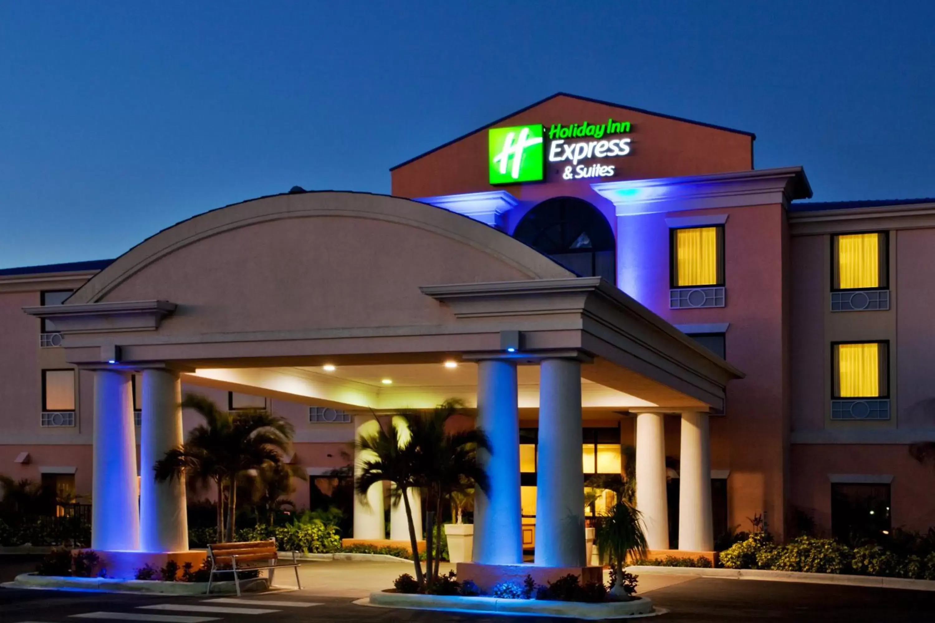 Property building in Holiday Inn Express Lake Okeechobee by IHG Property building in Holiday Inn Express Lake Okeechobee by IHG