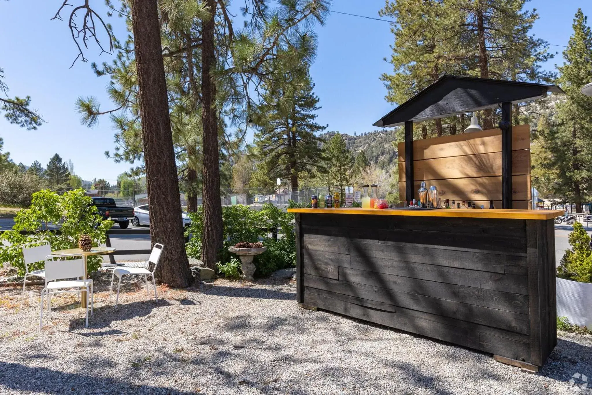 Lounge or bar in Grand Pine Cabins