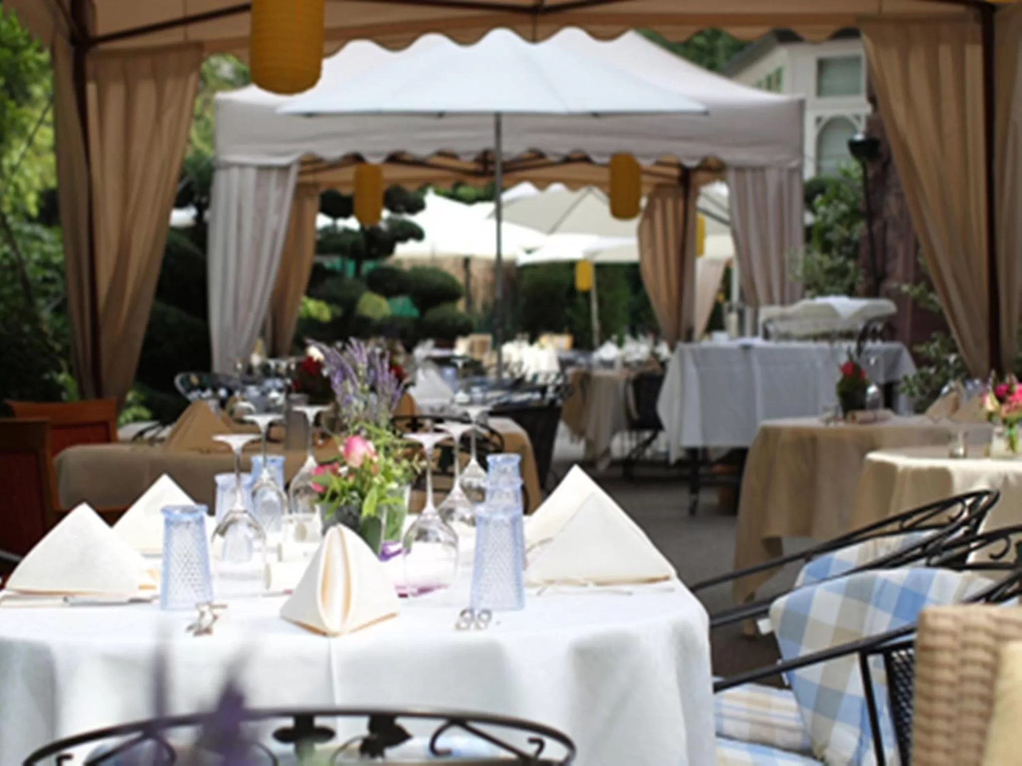 Restaurant/places to eat in Villa Hammerschmiede