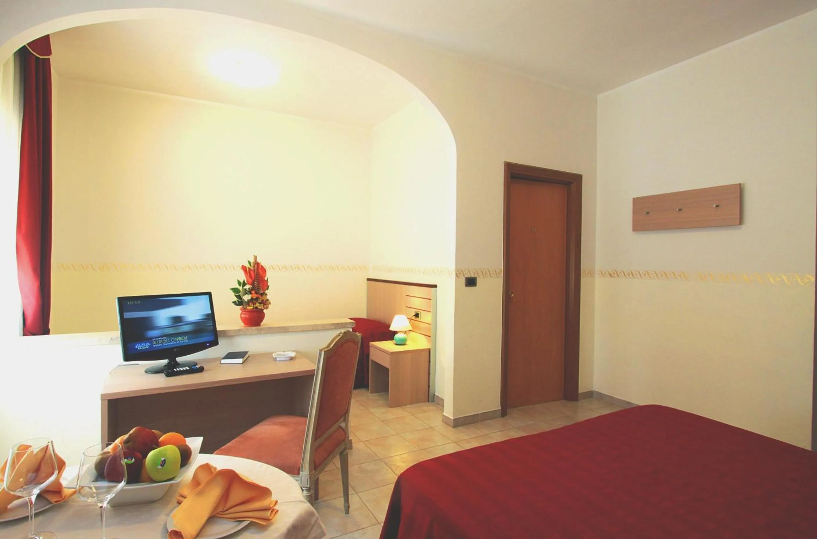 Photo of the whole room, Bed in Hotel Serena