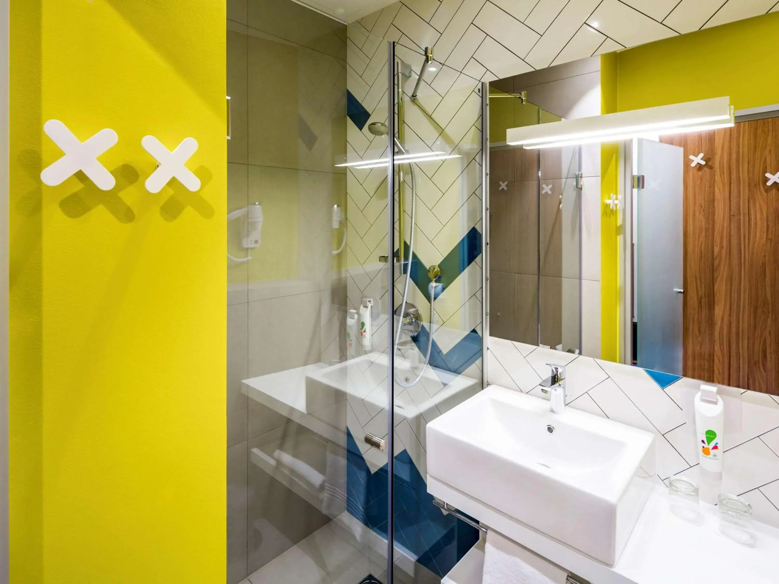 Photo of the whole room, Bathroom in Ibis Styles Lviv Center