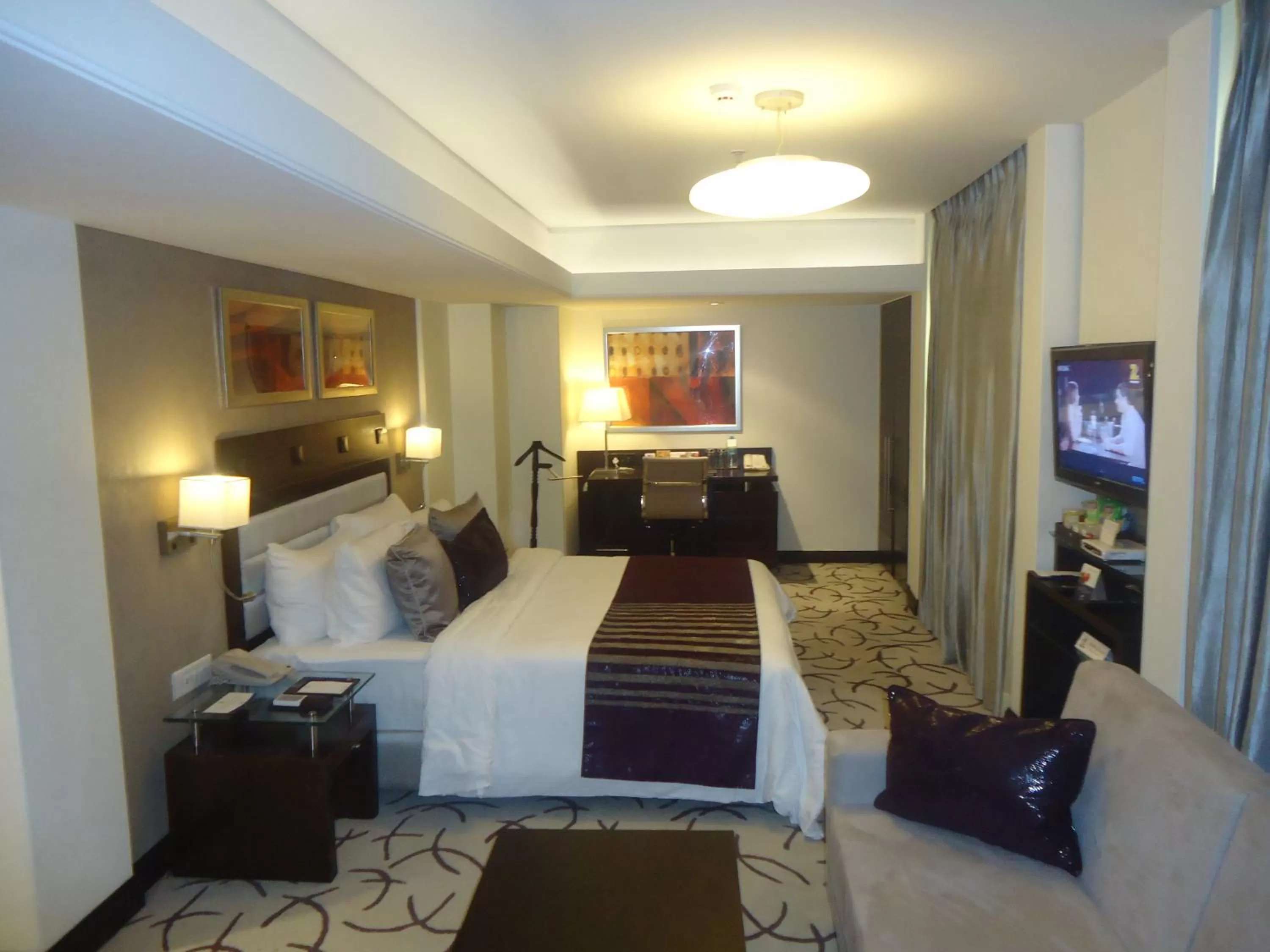Photo of the whole room, Bed in Fortune Park, Ahmedabad - Member ITC Hotels' Group
