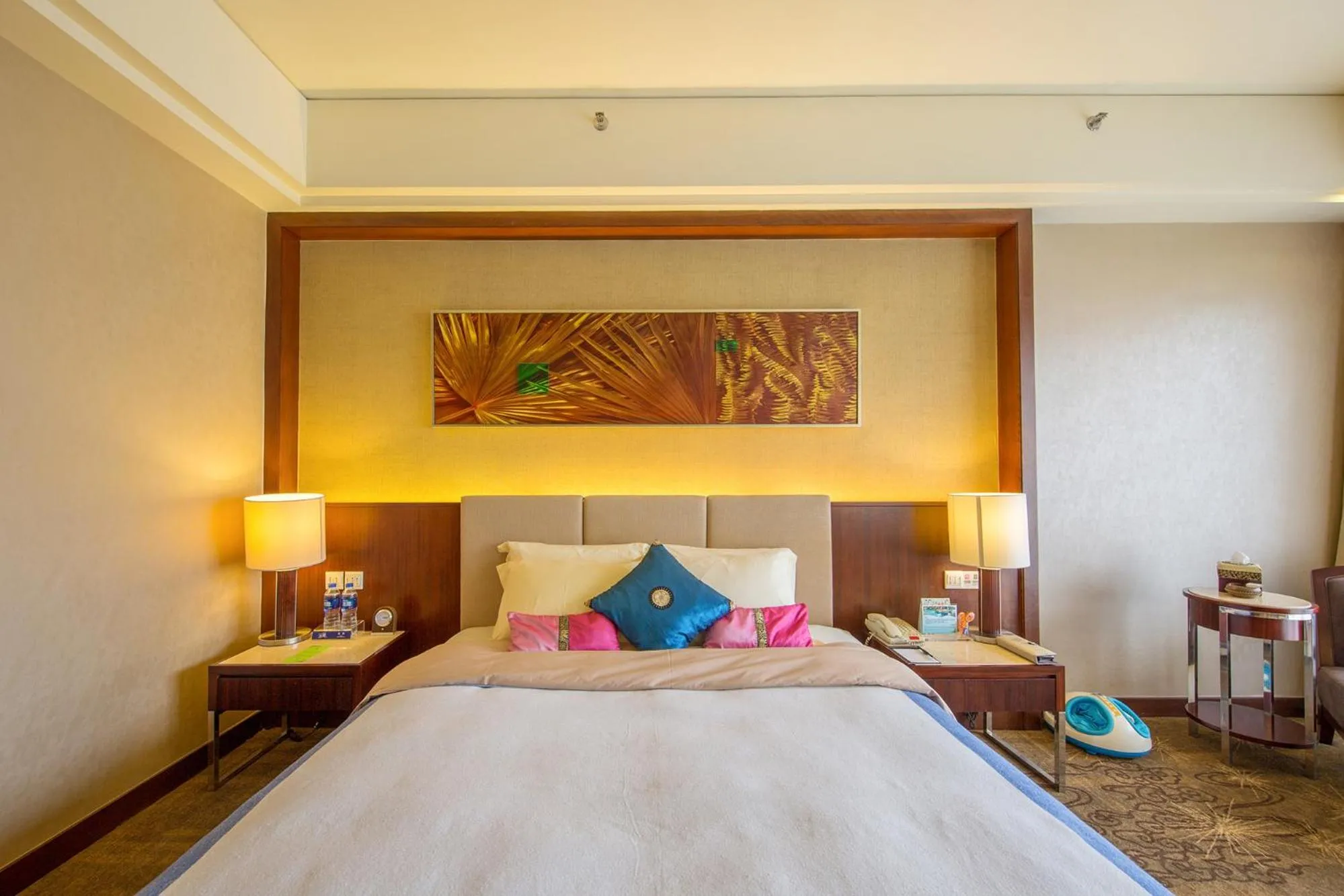 Bed in Dongguan Richwood Garden Hotel