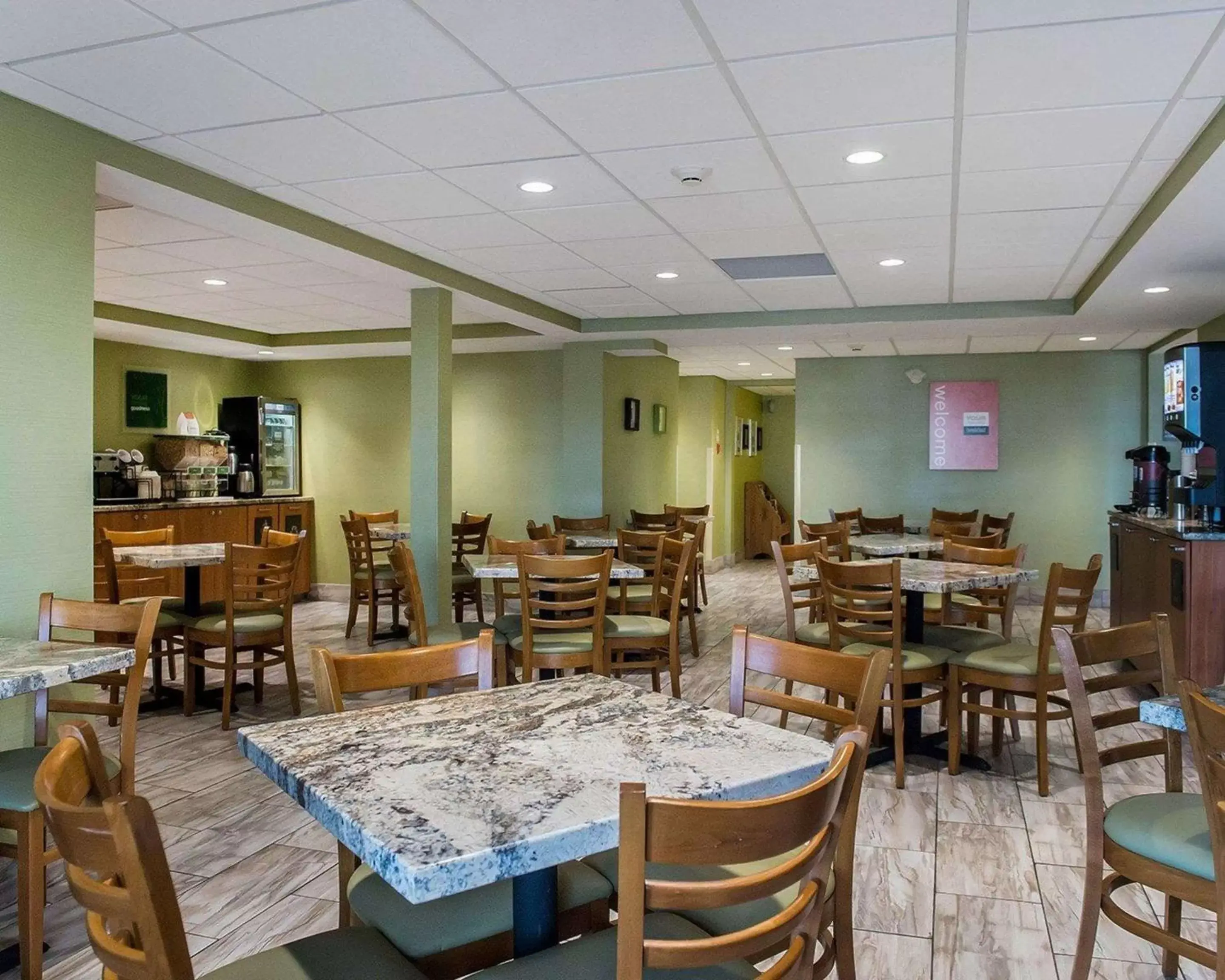 Restaurant/Places to Eat in Comfort Inn Brockville