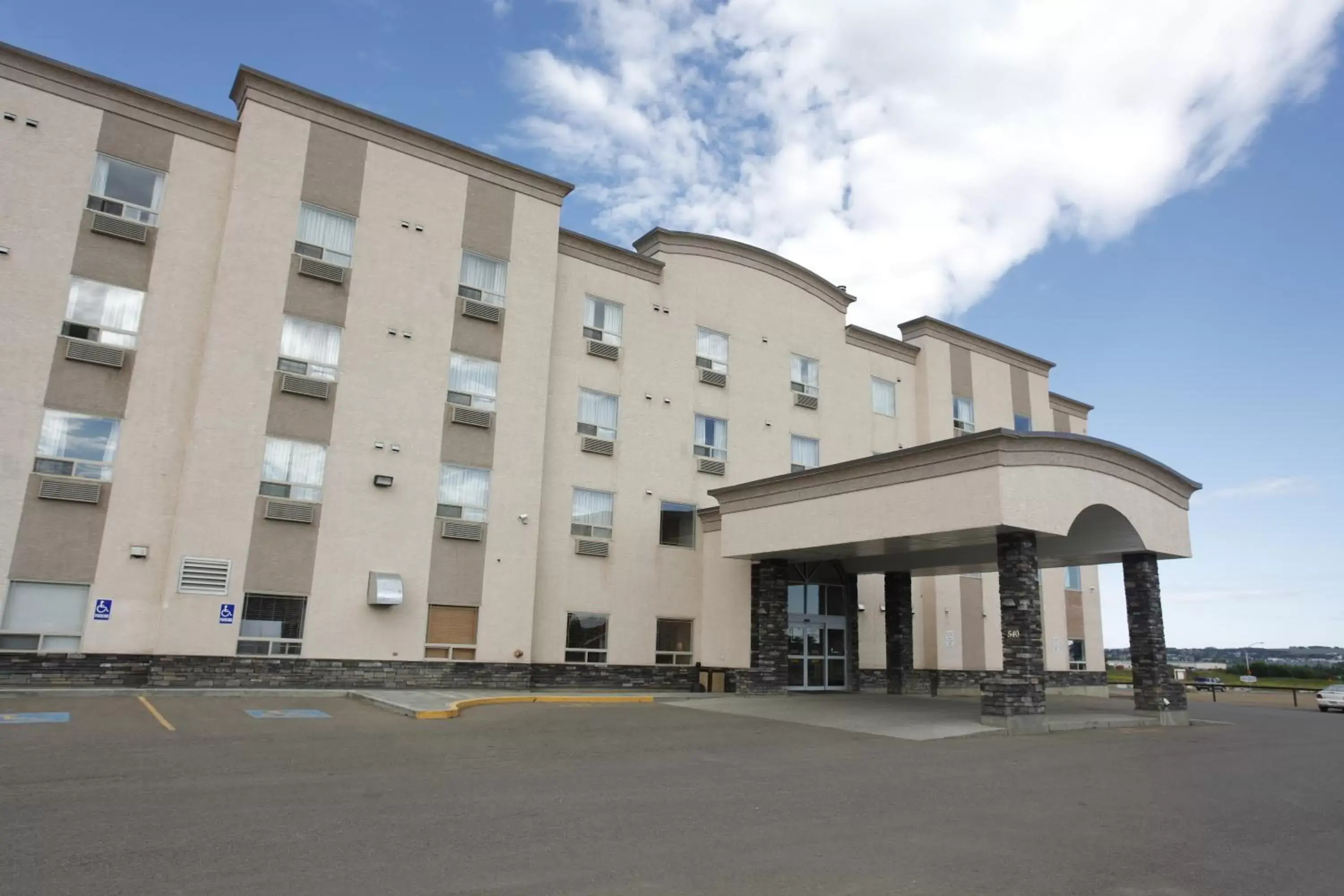 Spring, Property Building in Pomeroy Inn and Suites Dawson Creek