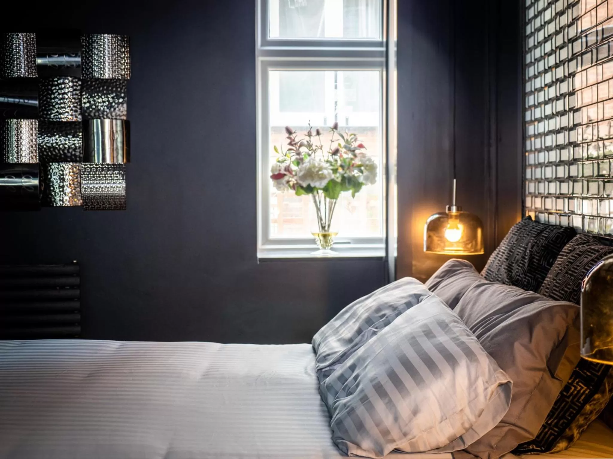 Bed in The Sea Lounge Accomodation