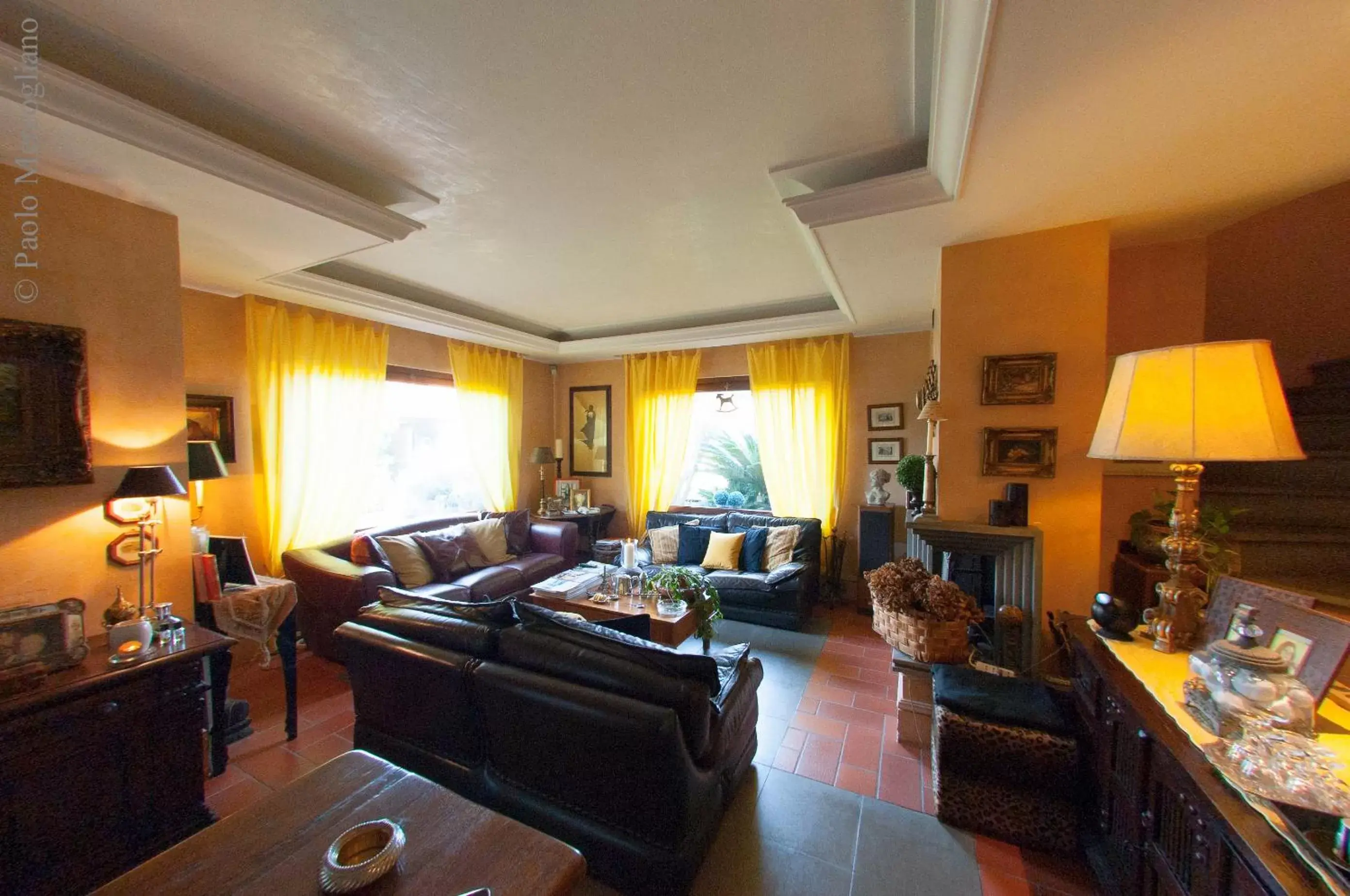 Communal lounge/ TV room, Seating Area in B&B Le Lanterne