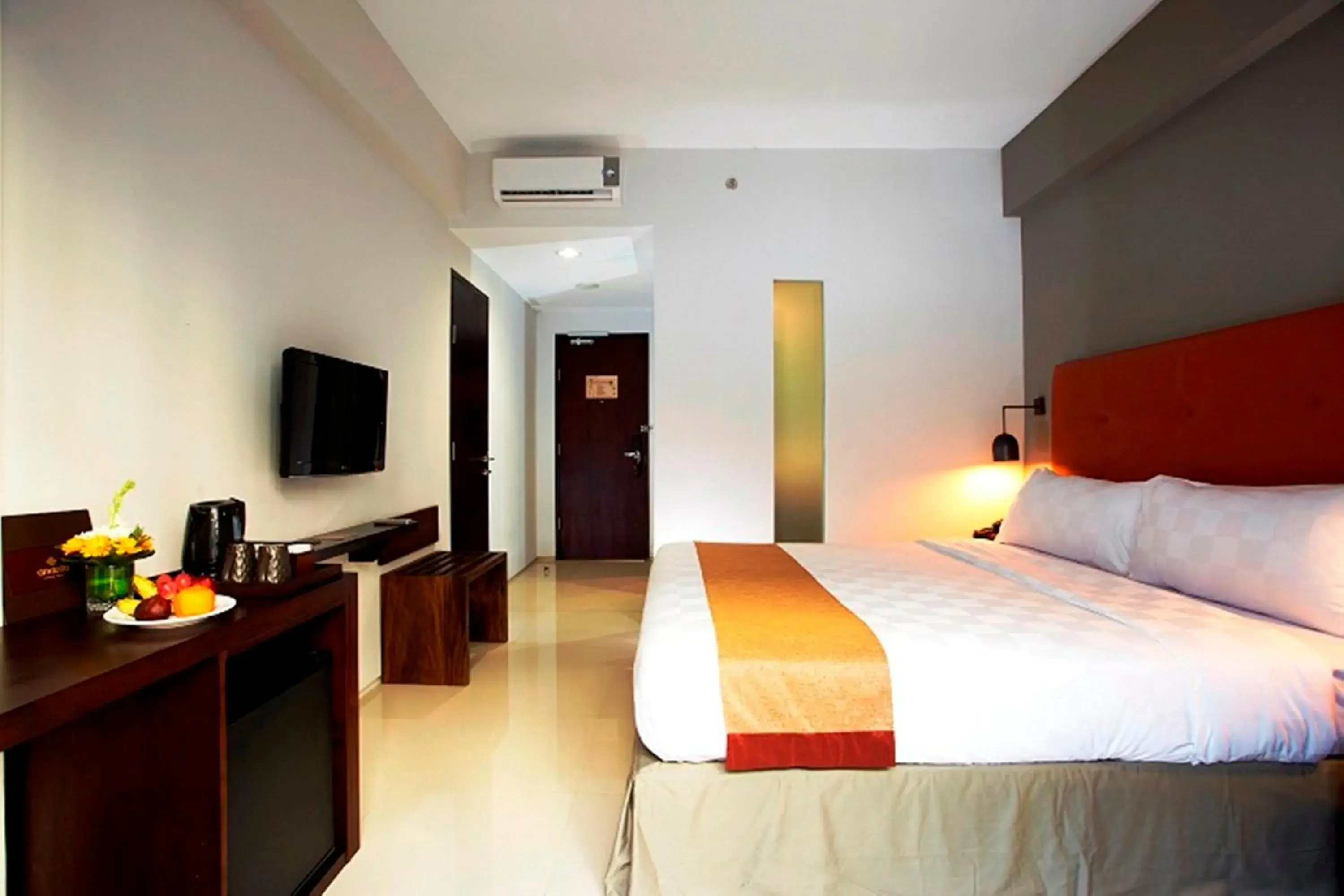 Bed in Ananta Legian Hotel