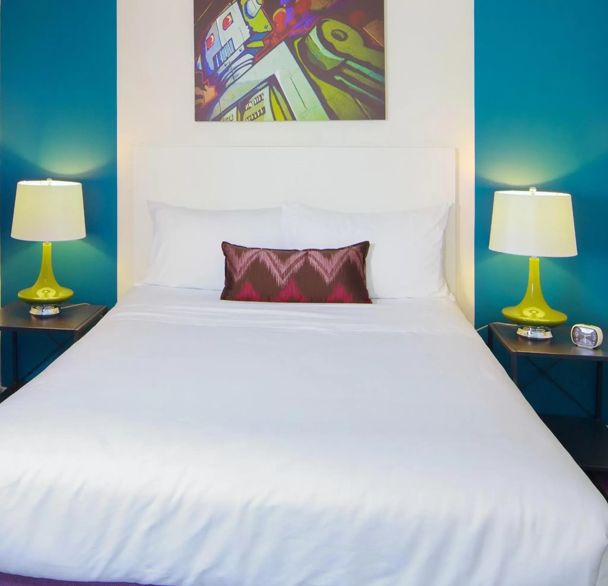 Bedroom, Bed in Hotel Zed Kelowna
