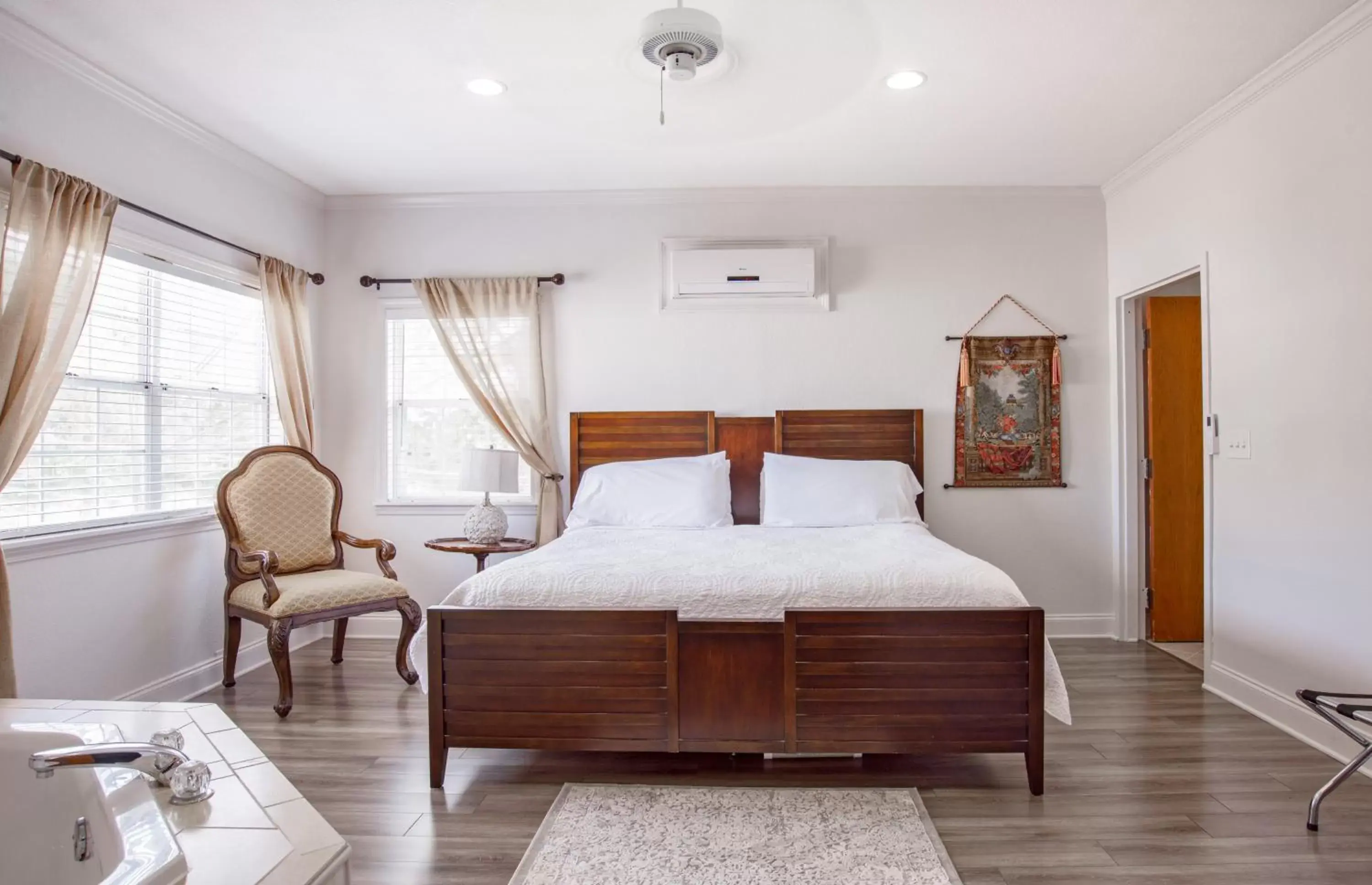 Honeymoon Suite in 27 on Park Boutique Hotel & Venue Honeymoon Suite in 27 on Park Boutique Hotel & Venue