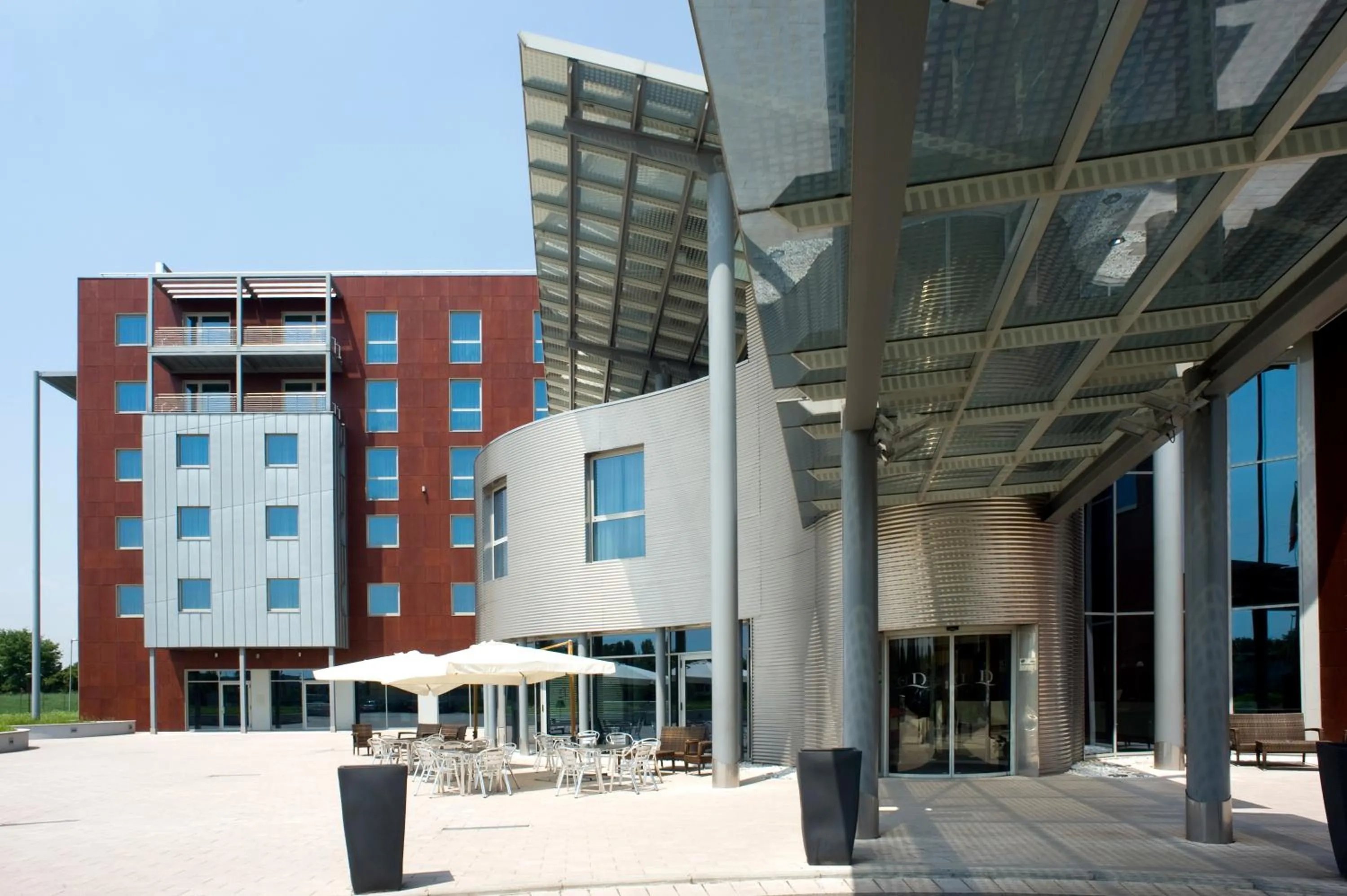 Facade/entrance in Domina Milano Fiera