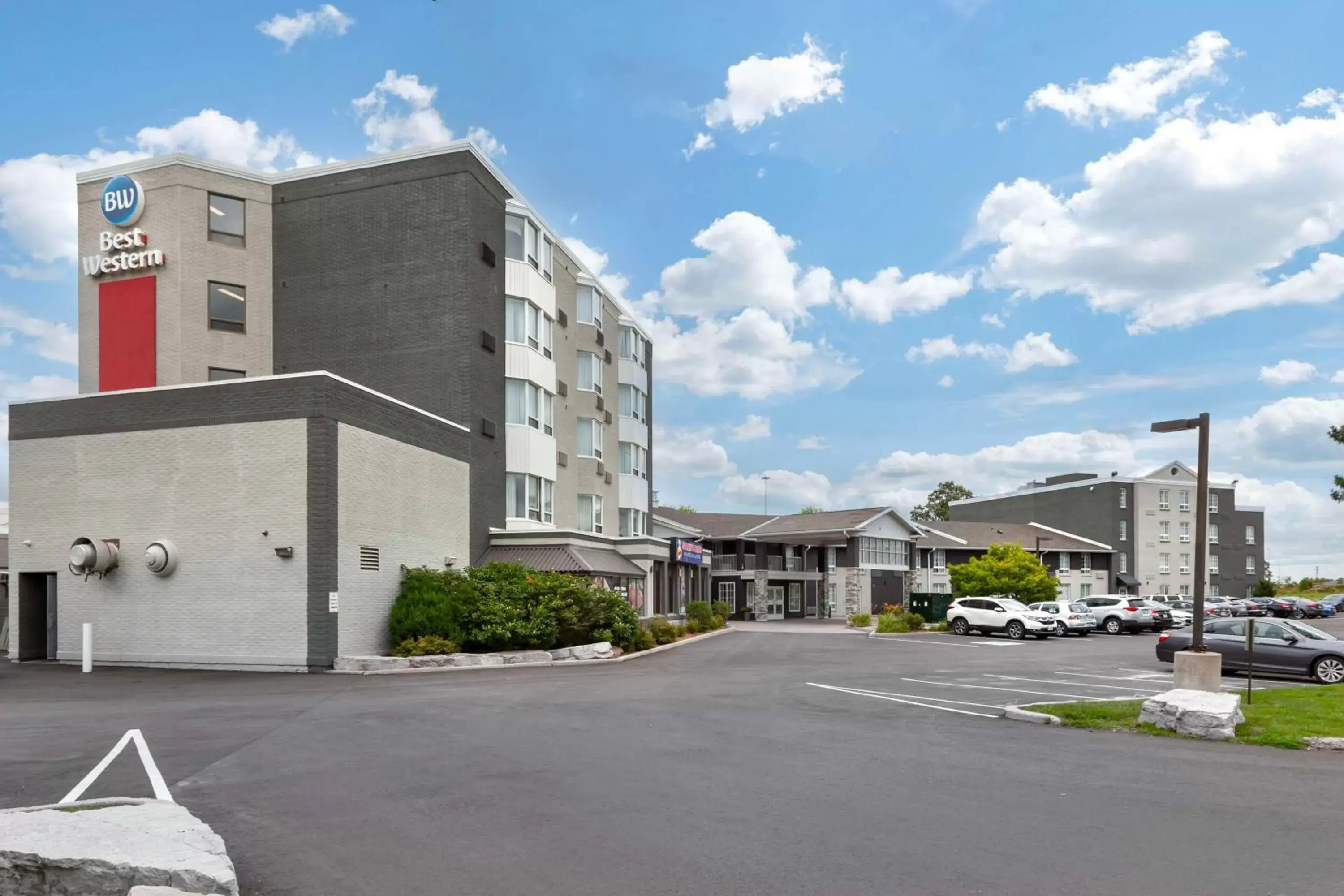 Property Building in Best Western Milton