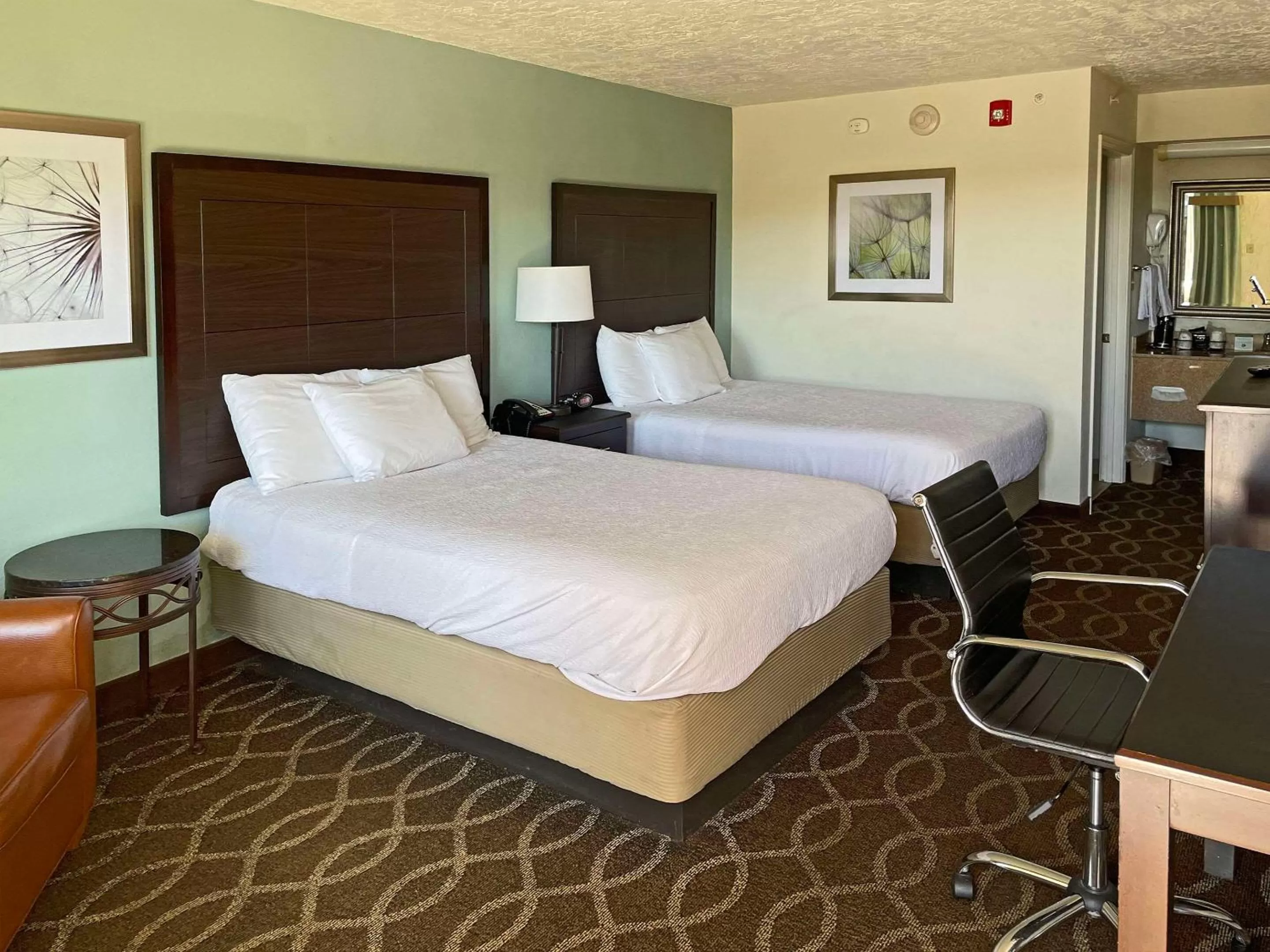 Bedroom, Bed in Quality Inn Clinton North