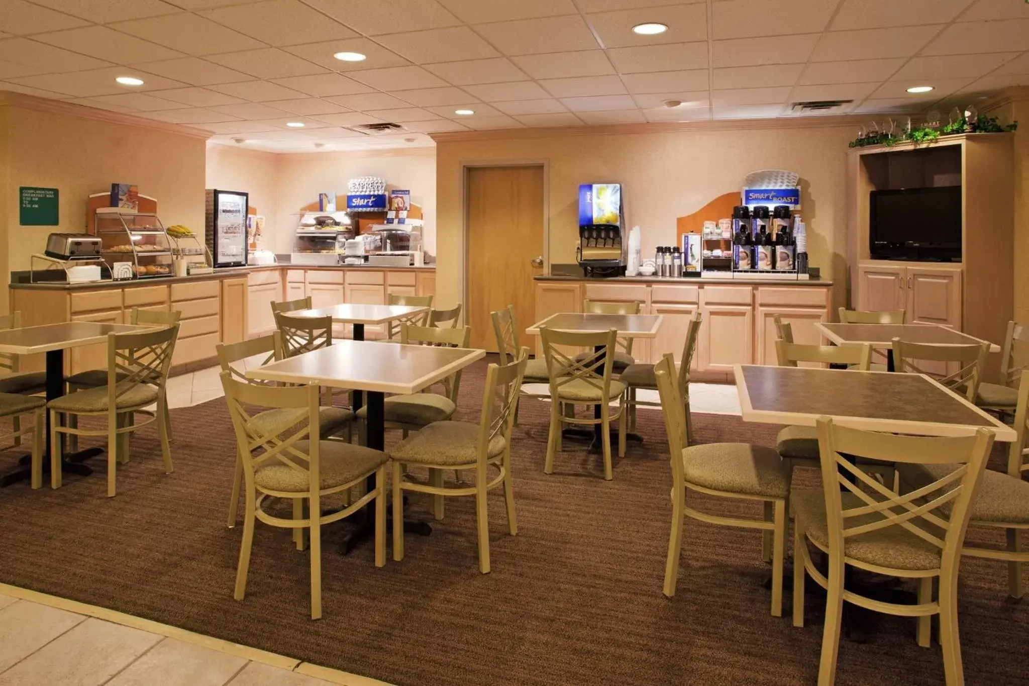 Breakfast, Restaurant/Places to Eat in Holiday Inn Express Cleveland - Vermilion, an IHG Hotel