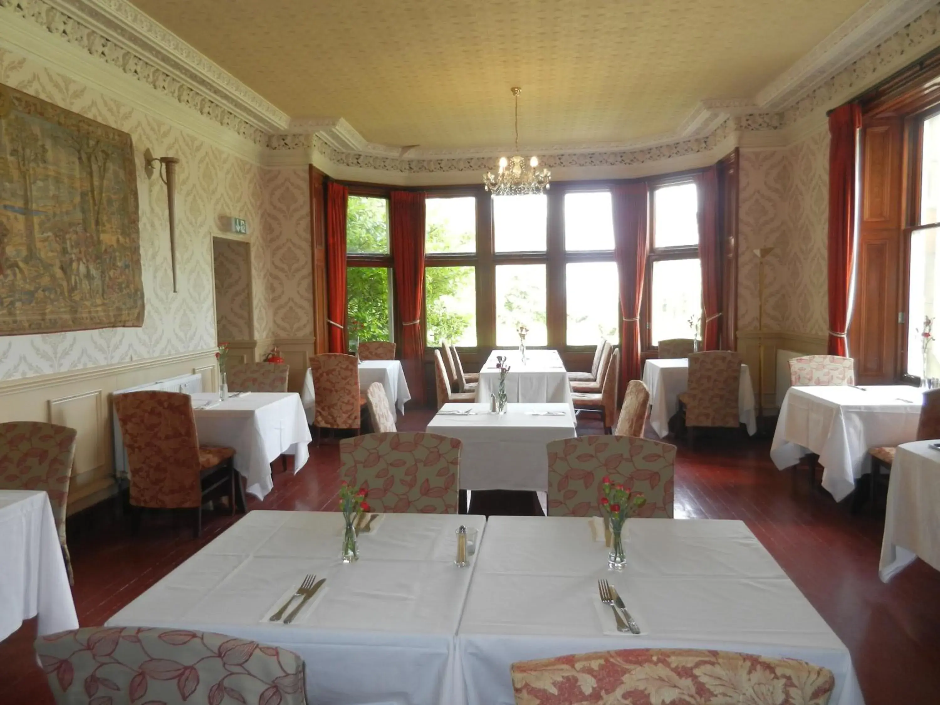Restaurant/Places to Eat in Mansfield Castle Hotel