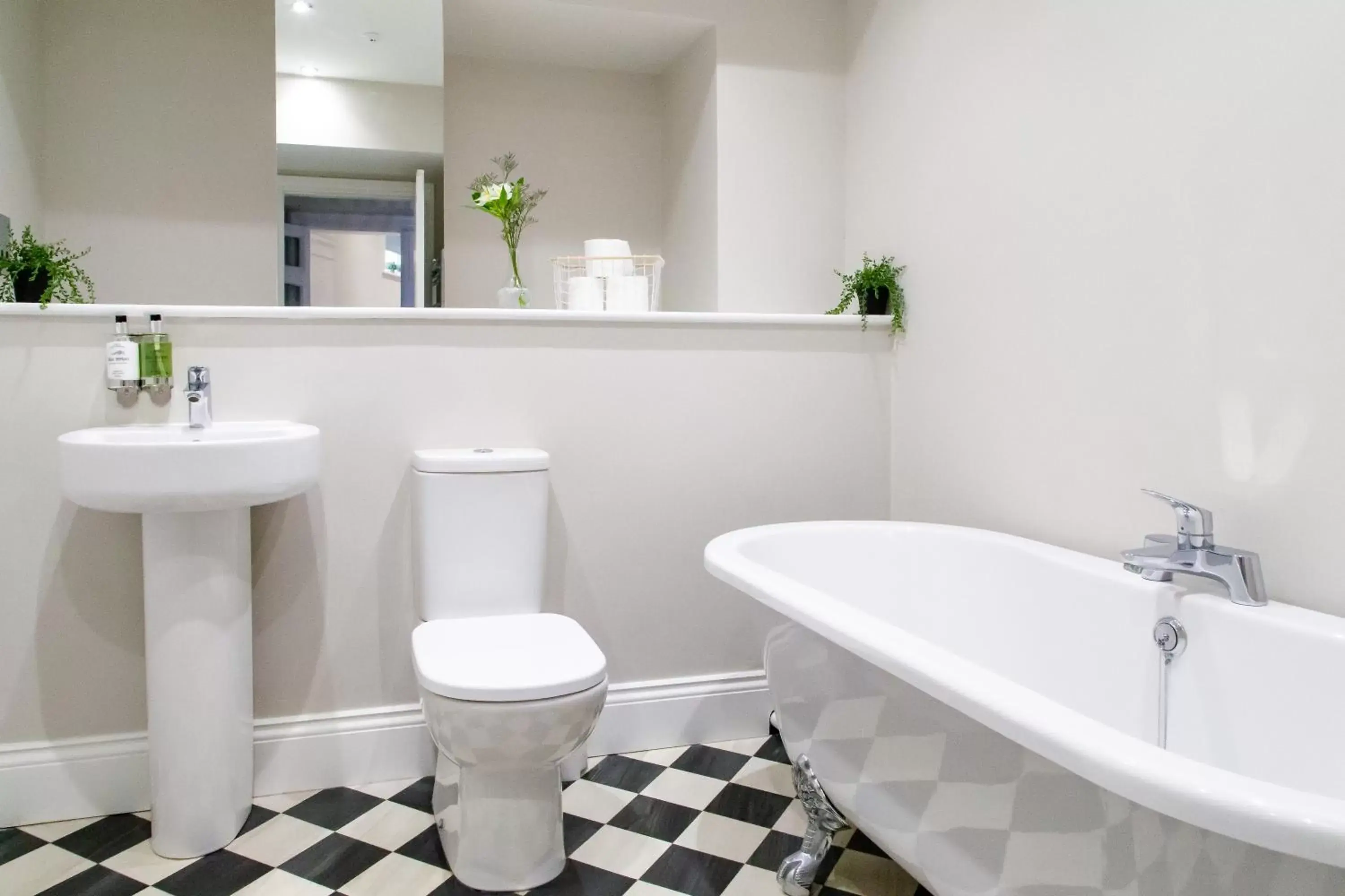 Bathroom in Goodramgate Apartments