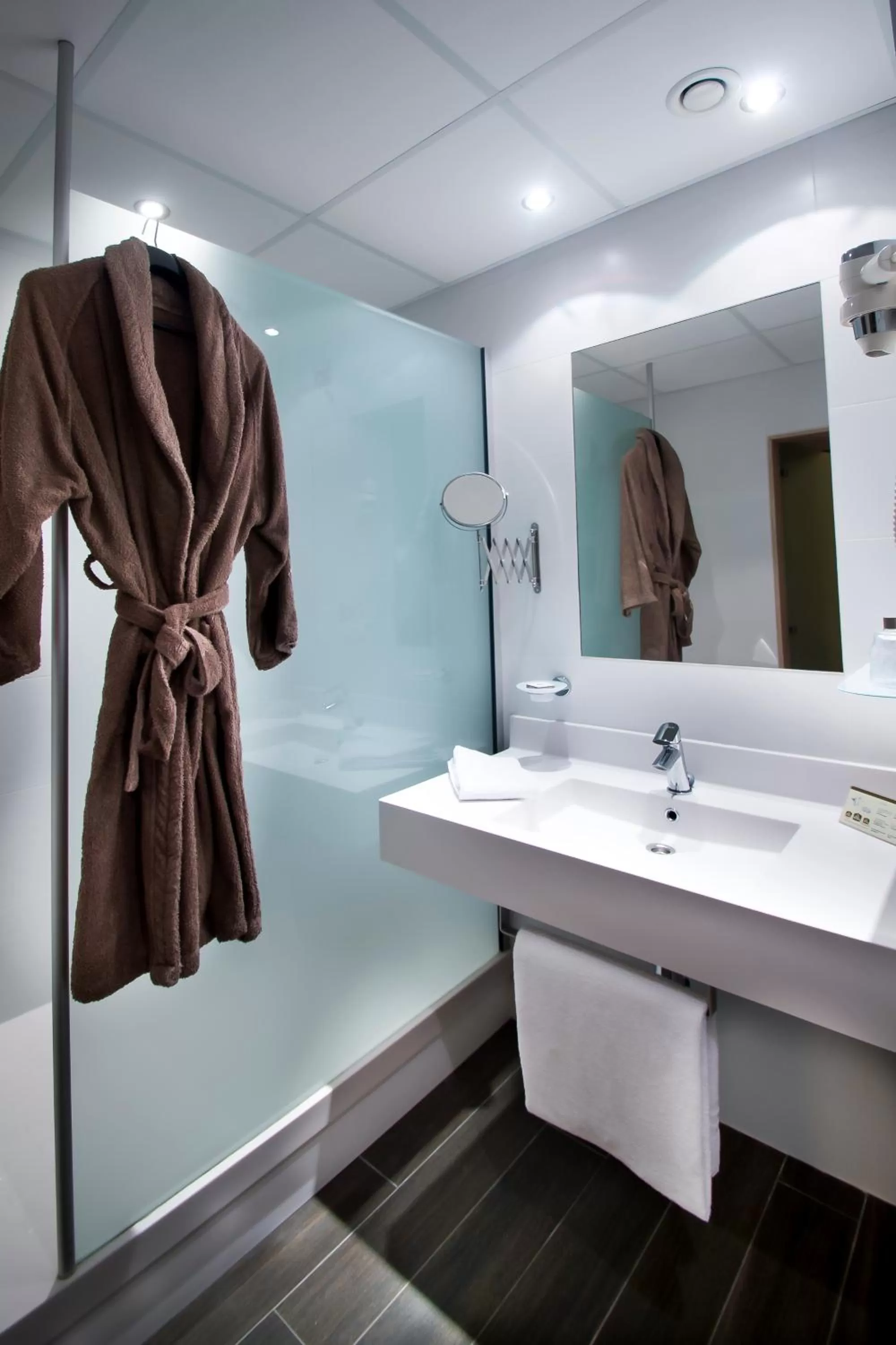 Bathroom in Ibis Styles Charleroi Airport Aero 44