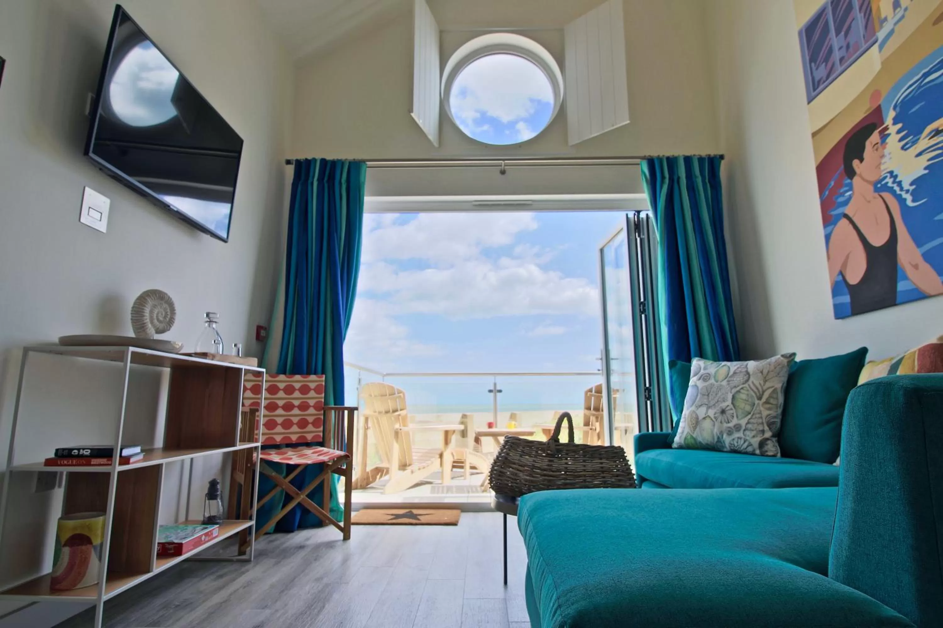 King Suite with Sea View in Beach Hut Suites
