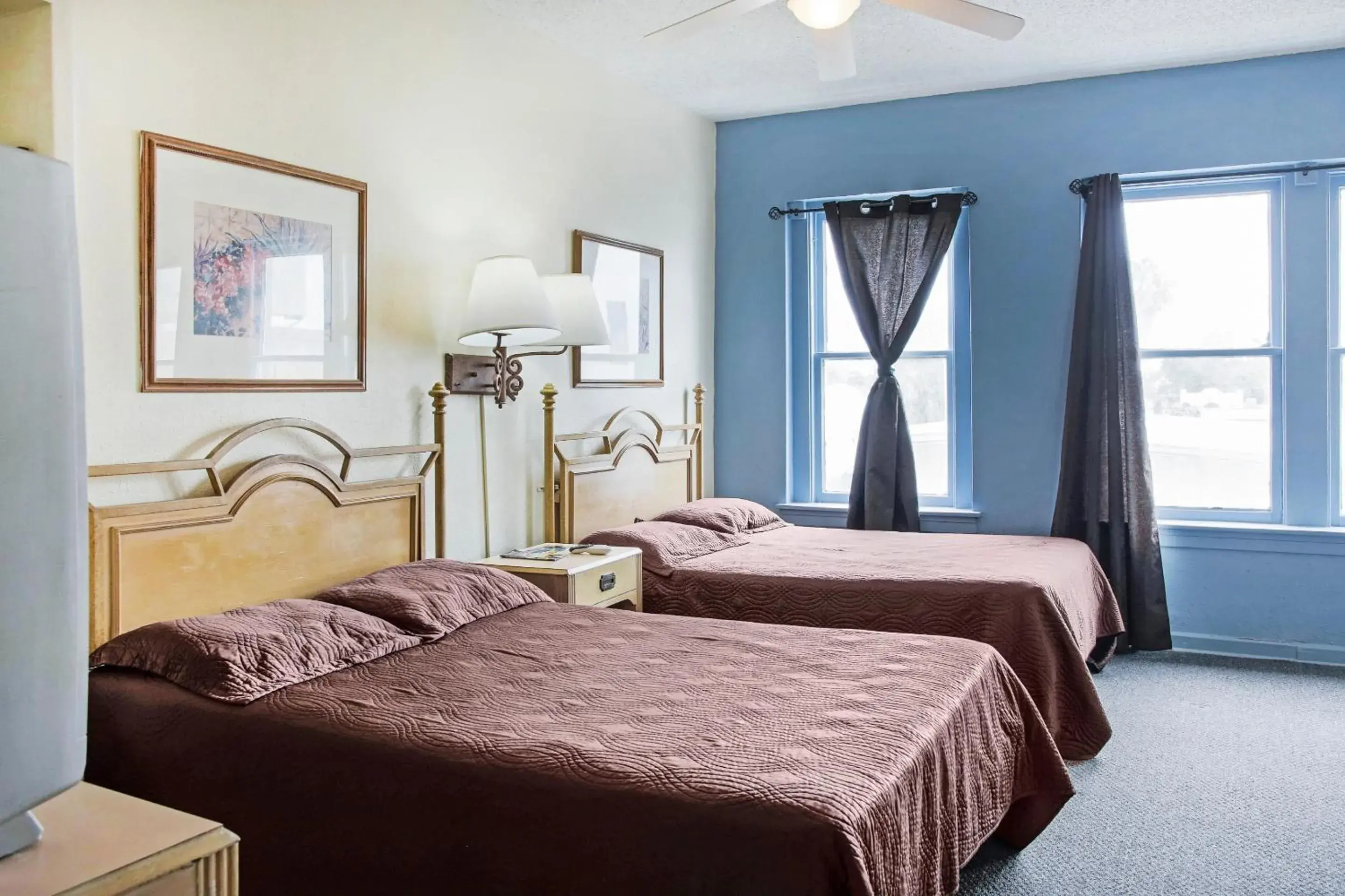 Bedroom, Bed in OYO Cameron Historic Hotel Brownsville I-69E